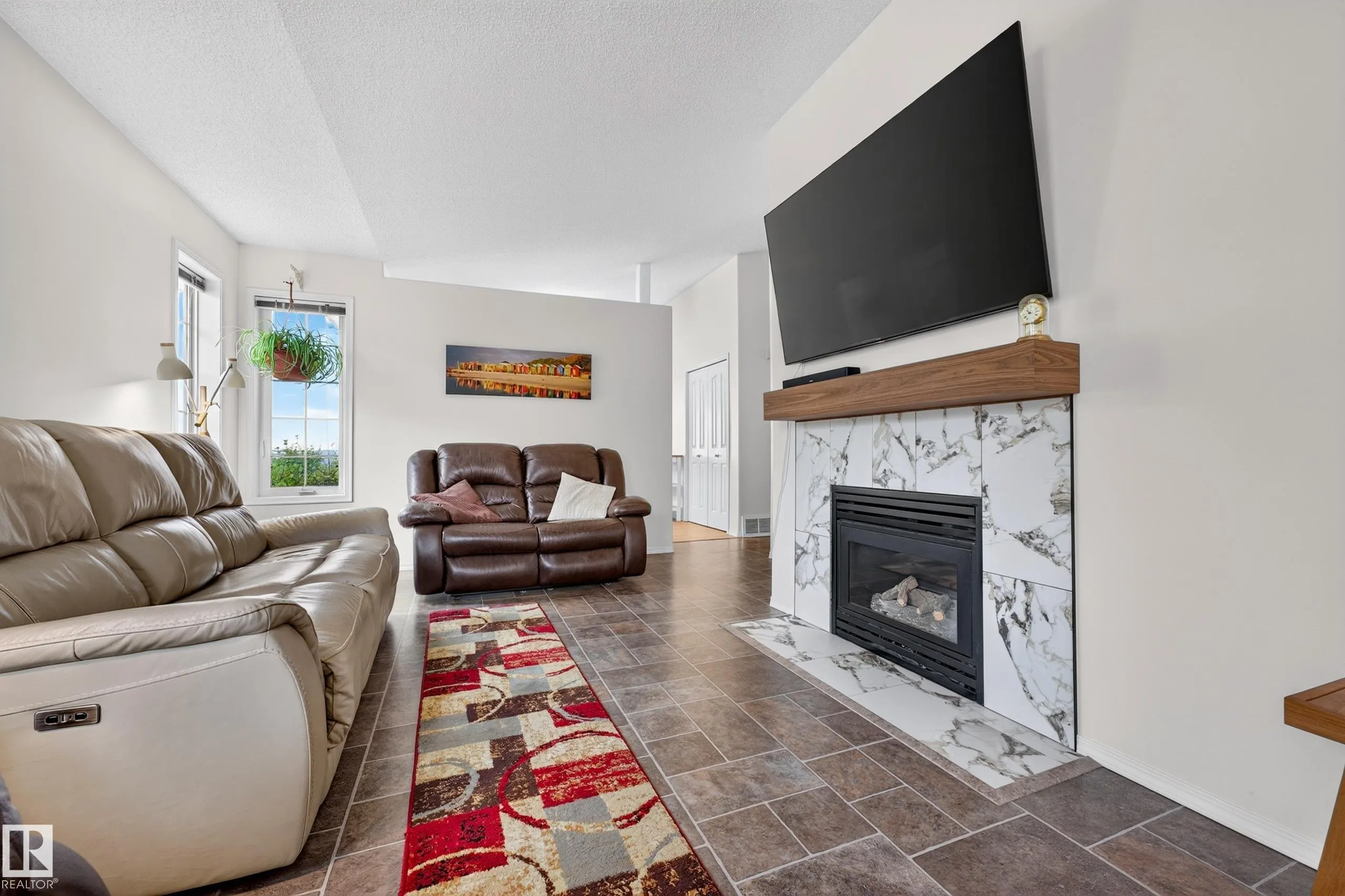 245 RIVER Point(e)