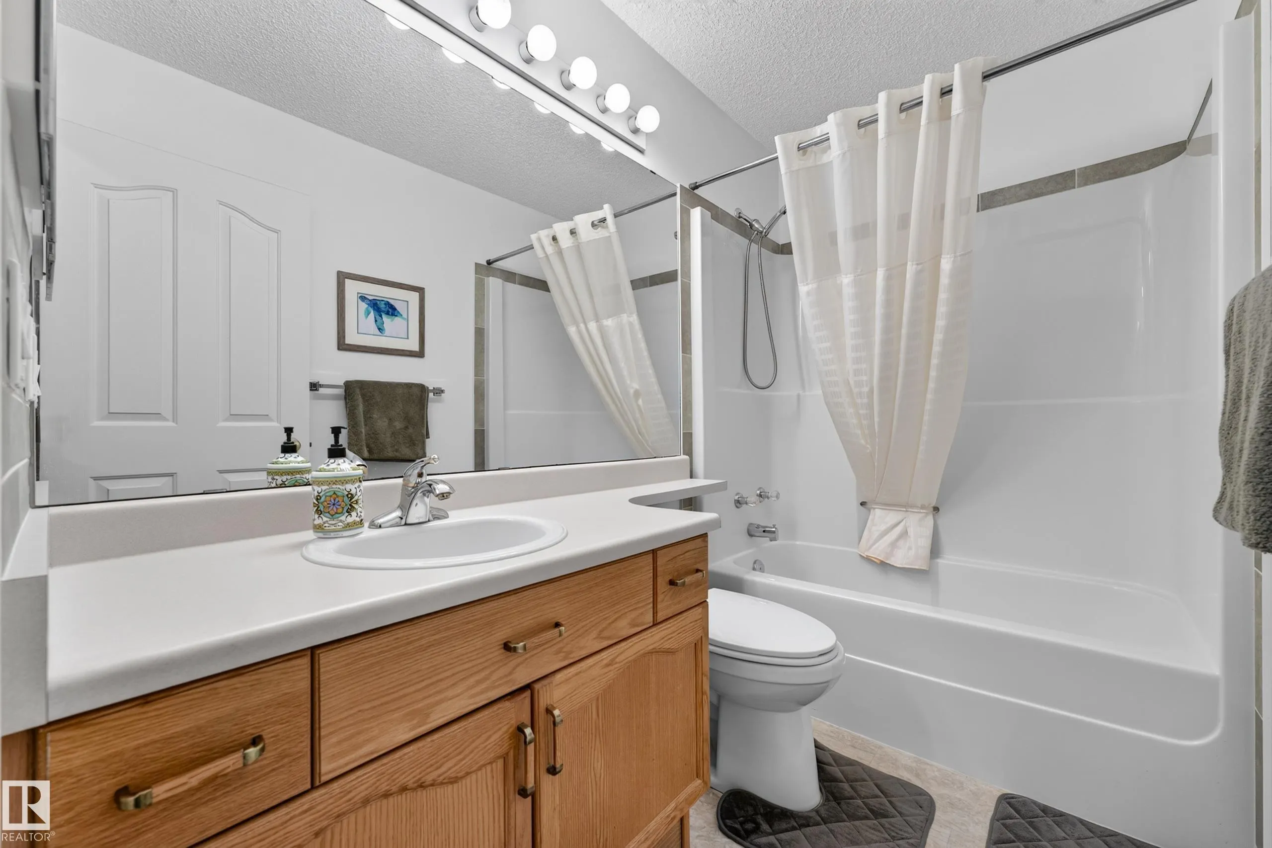 245 RIVER Point(e)