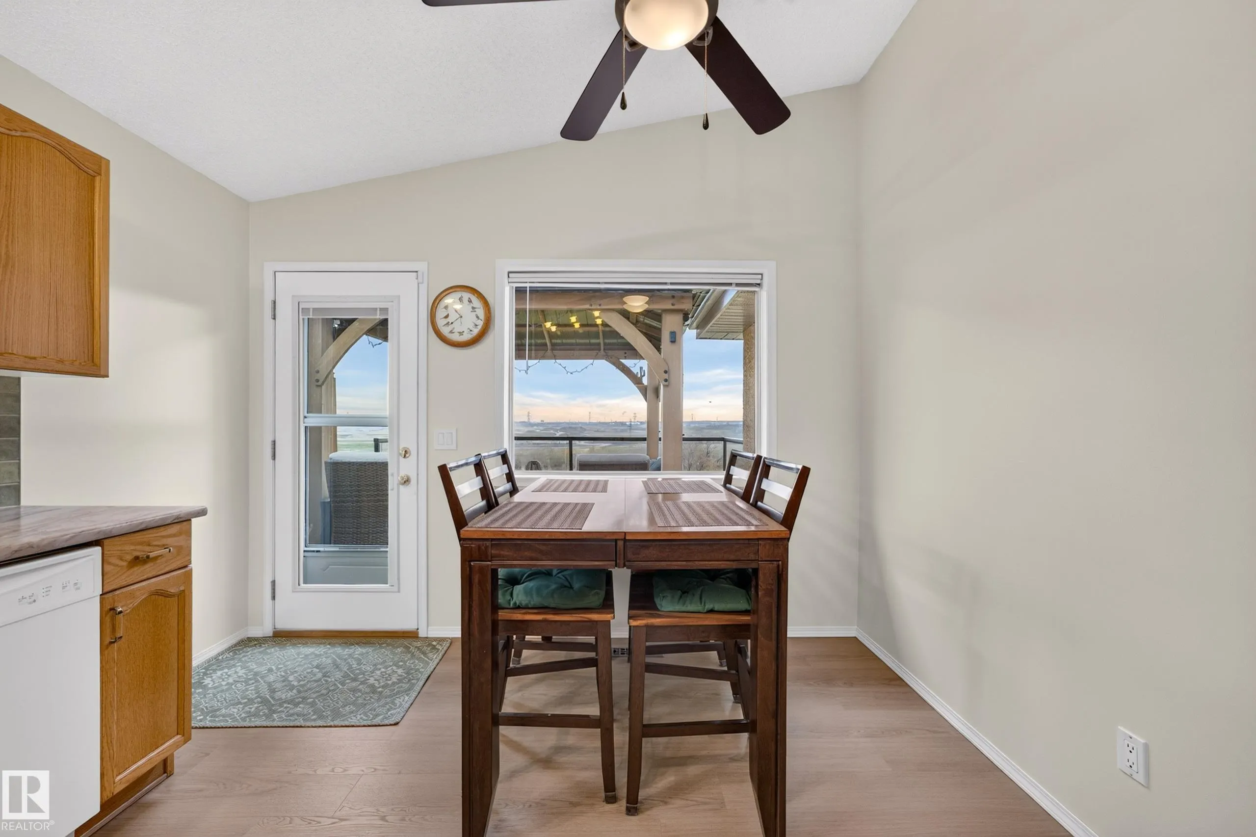 245 RIVER Point(e)