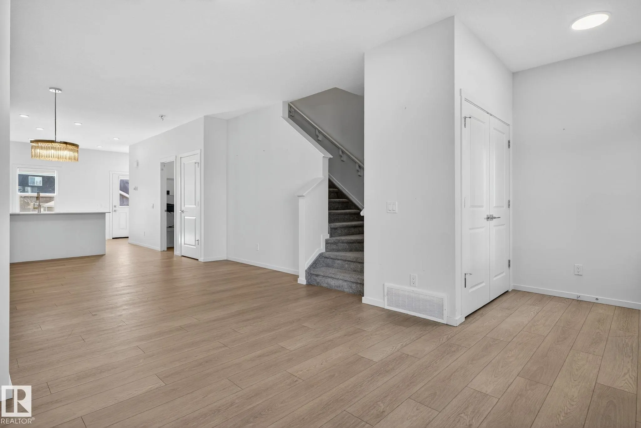 264 ORCHARDS BV
