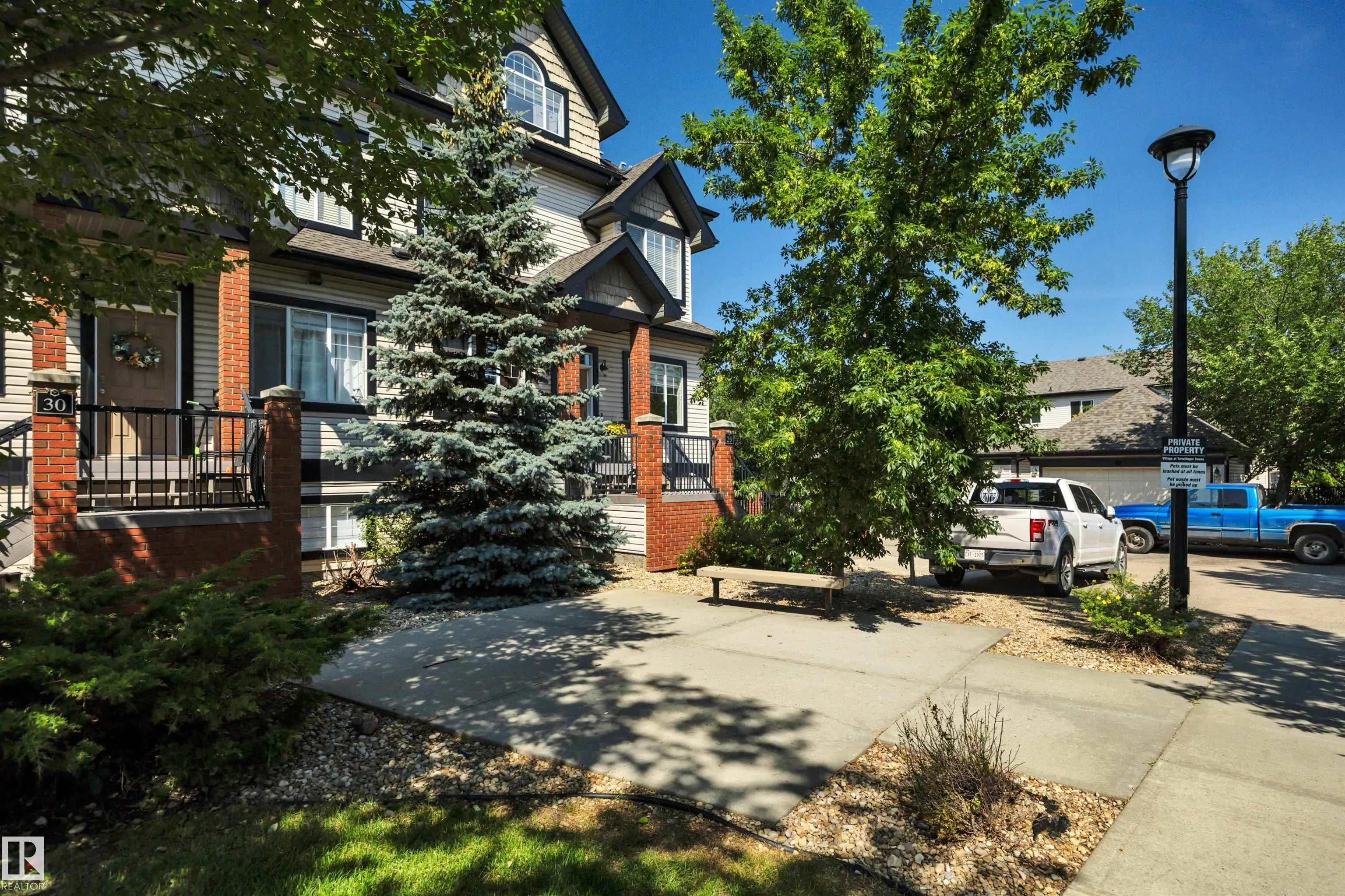 4821 TERWILLEGAR Common