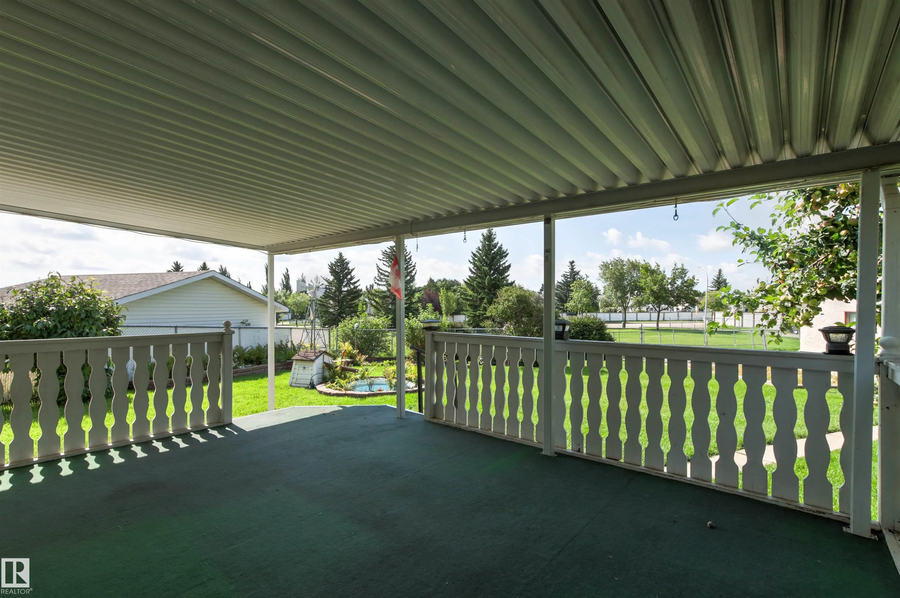 14 GOEBEL Close
