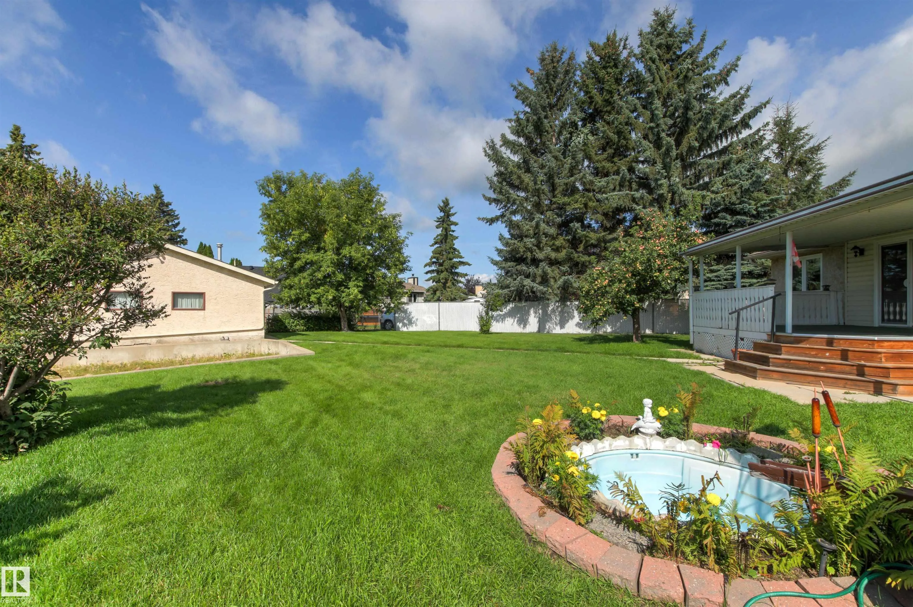 14 GOEBEL Close