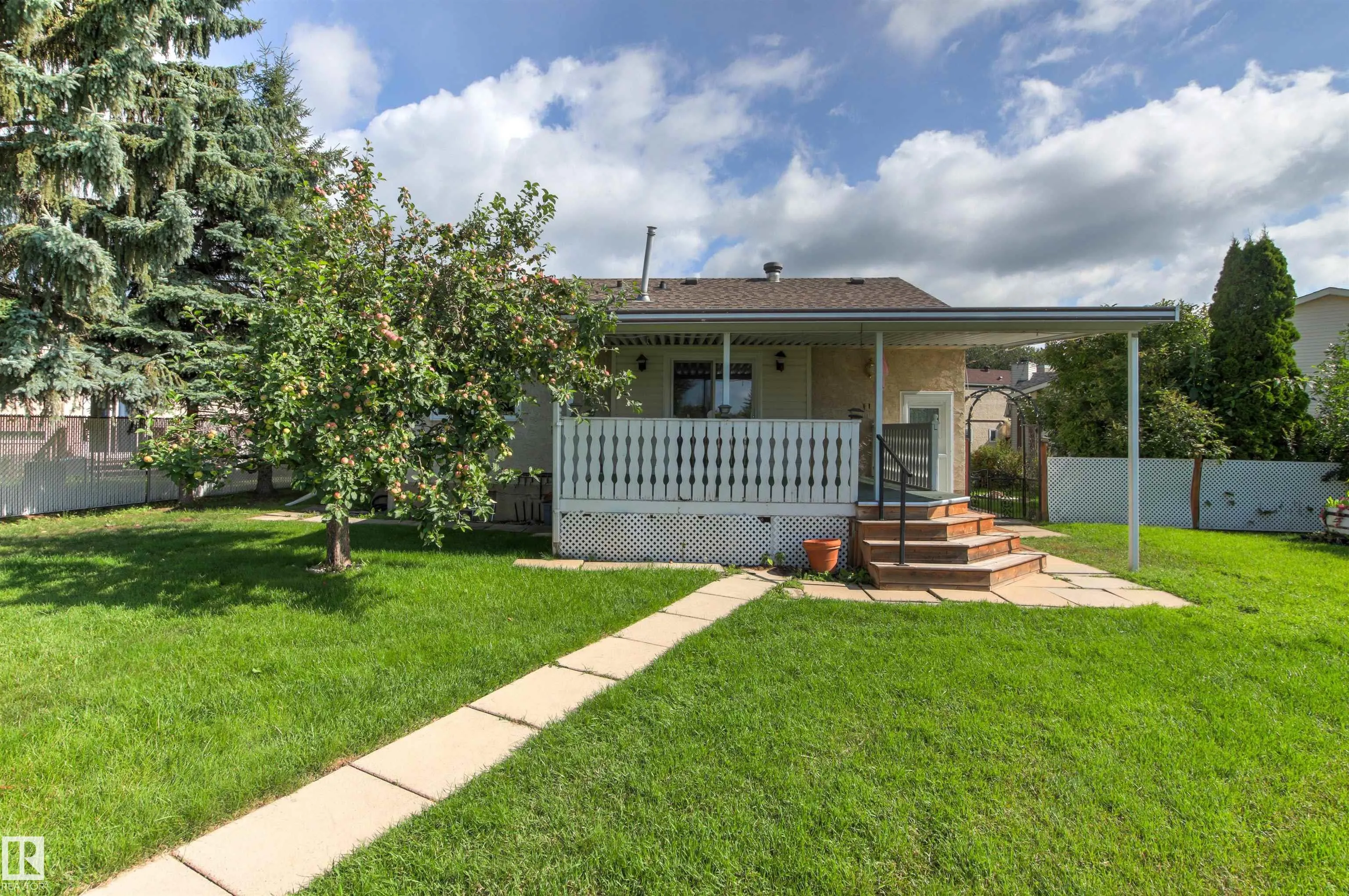 14 GOEBEL Close