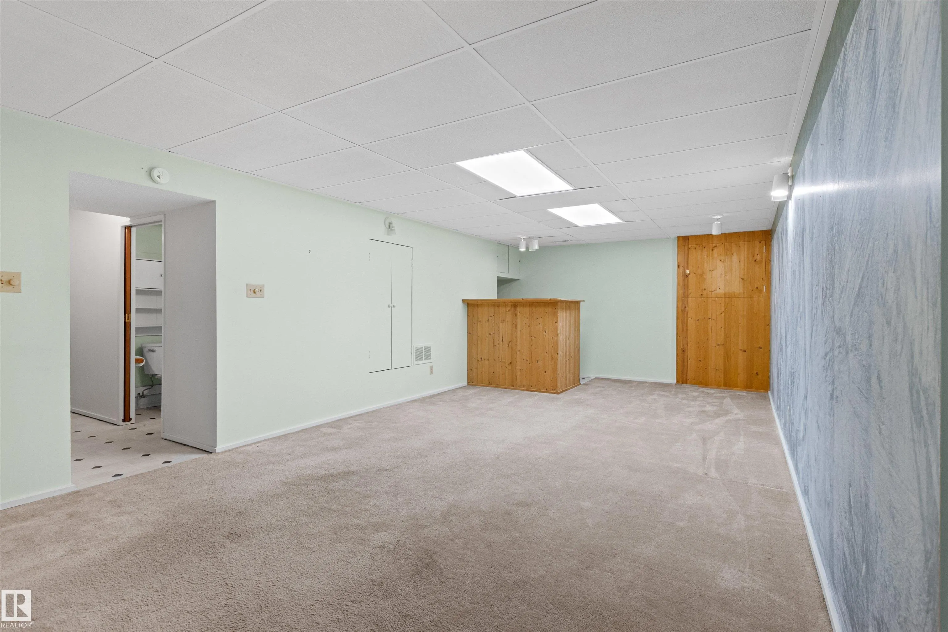 14 GOEBEL Close