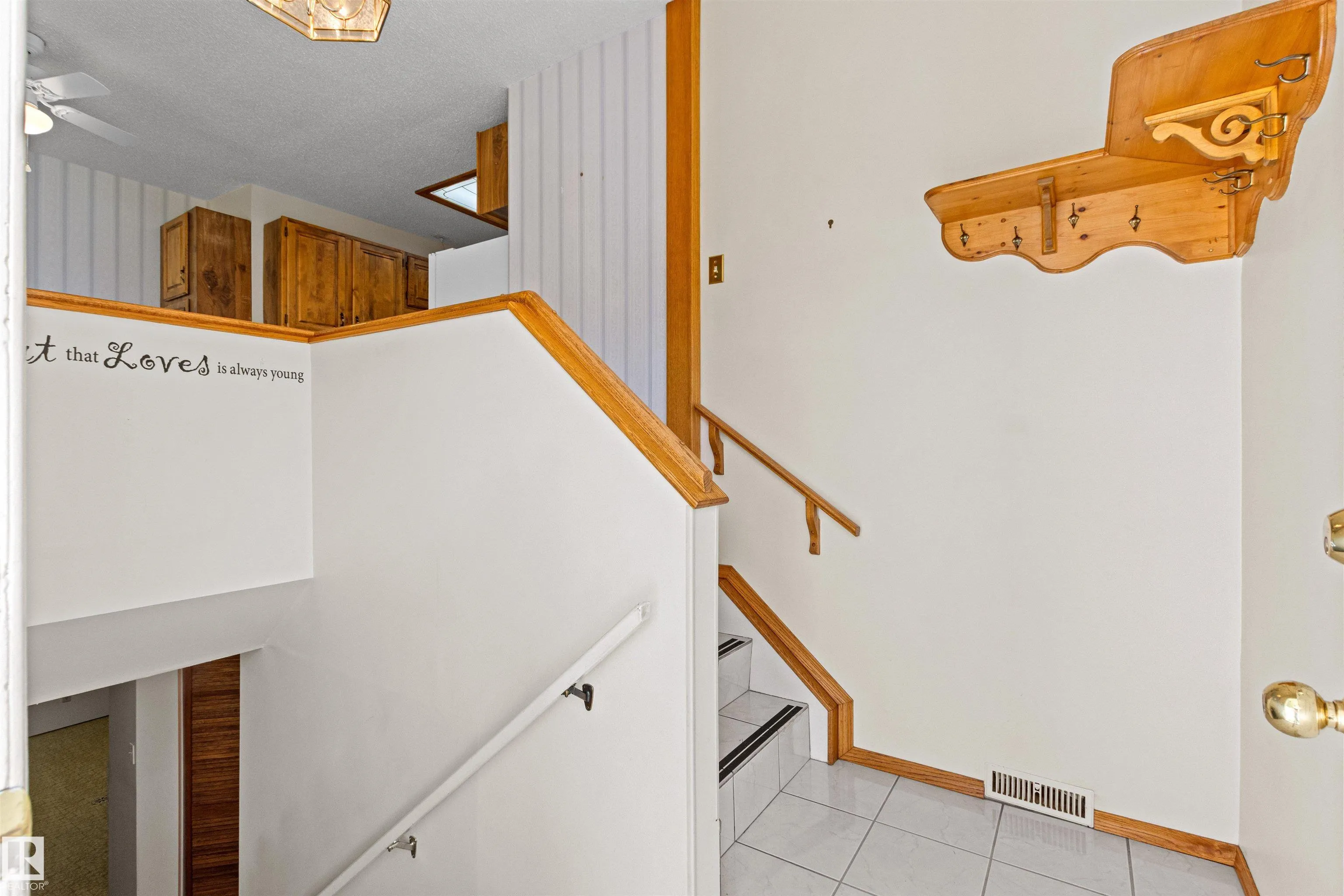 14 GOEBEL Close