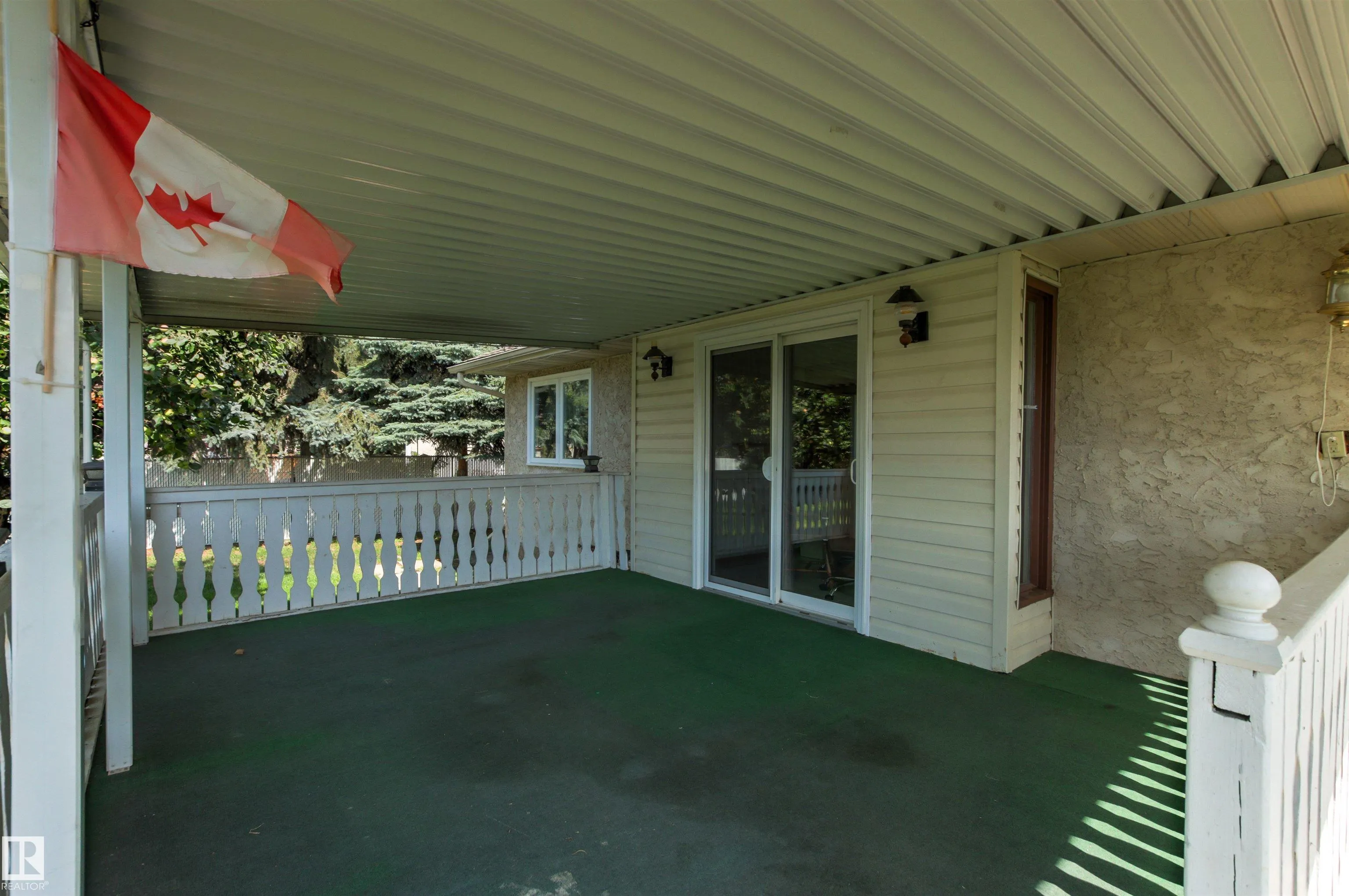 14 GOEBEL Close