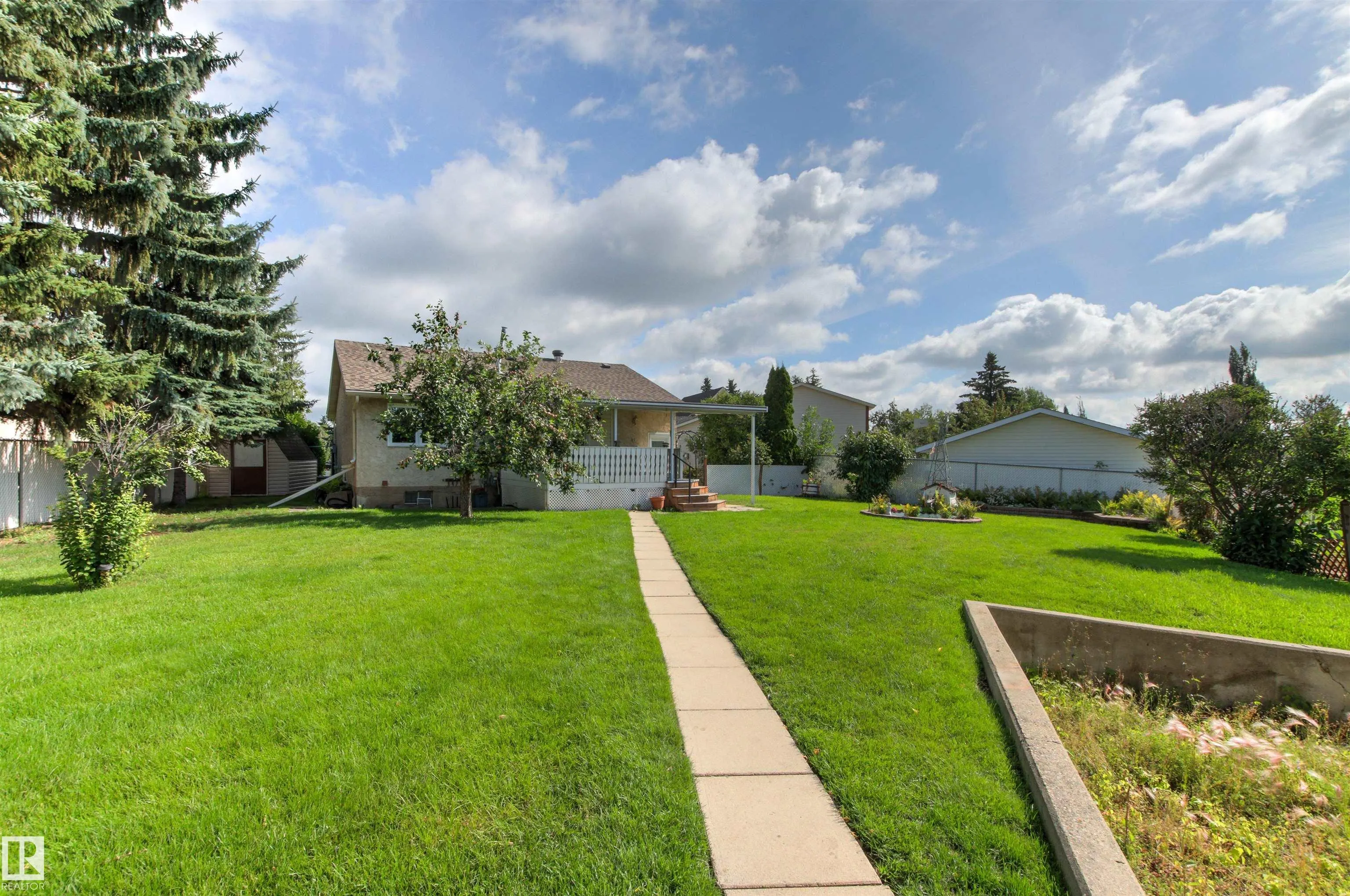 14 GOEBEL Close