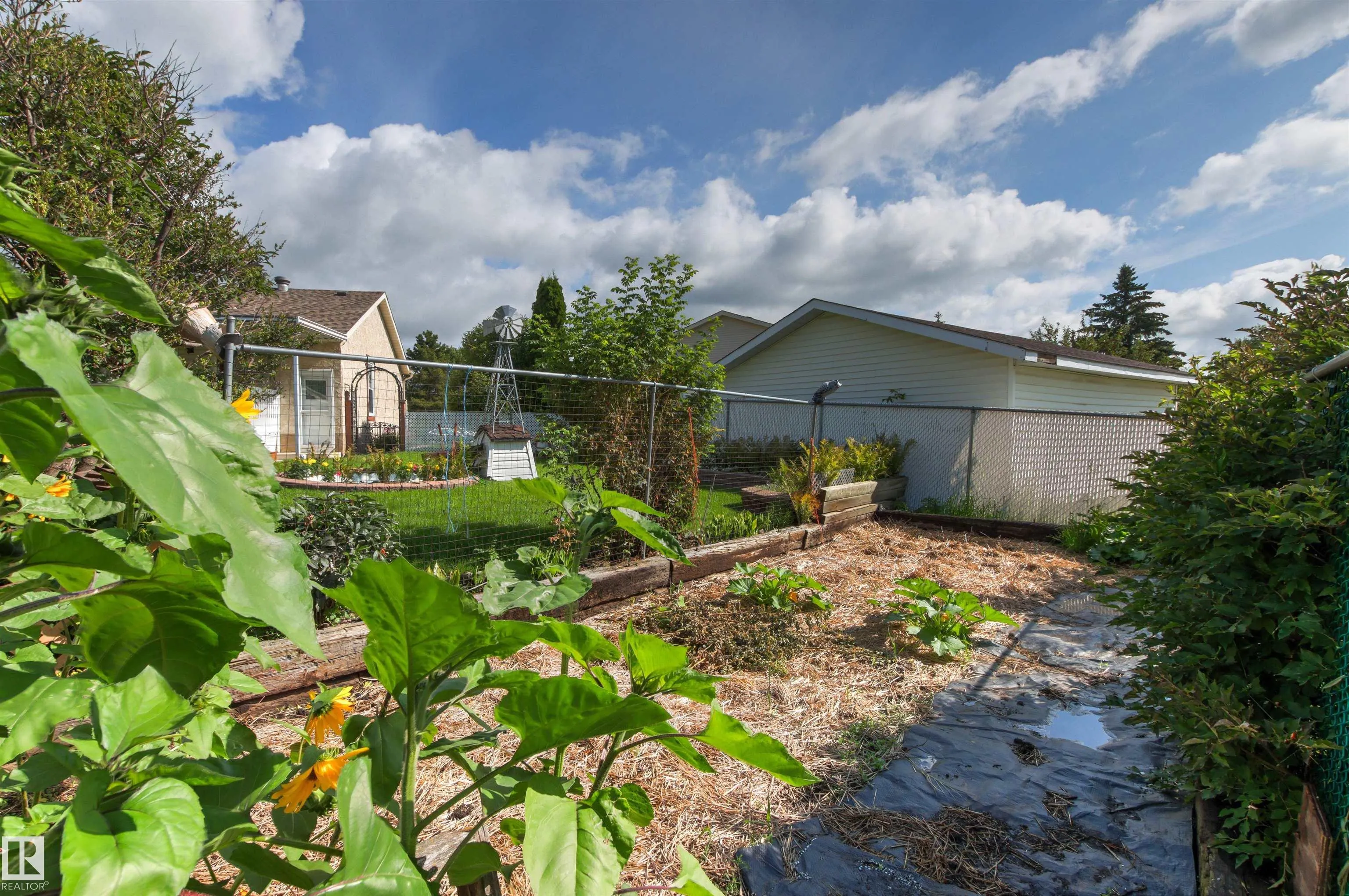 14 GOEBEL Close