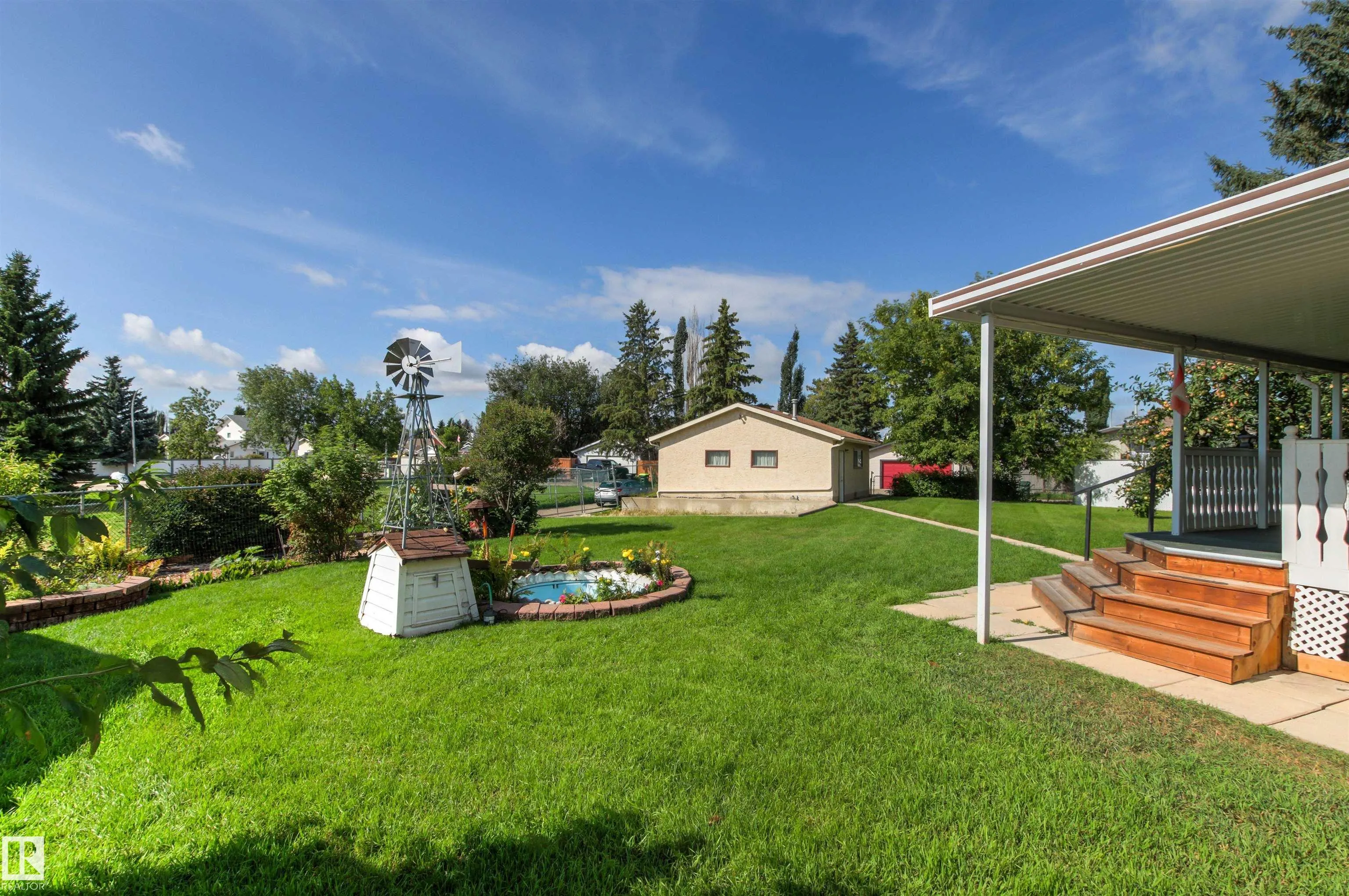 14 GOEBEL Close