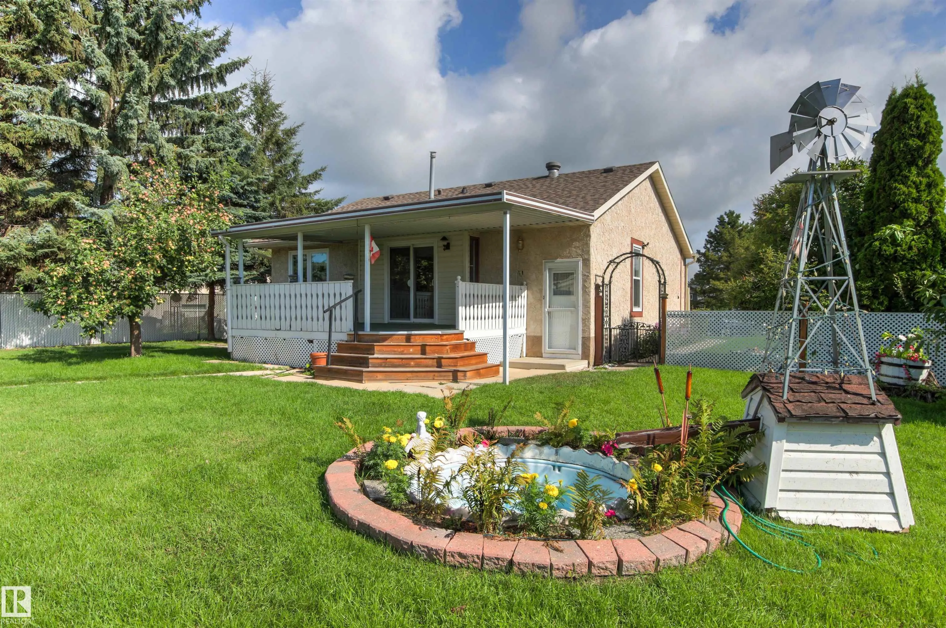 14 GOEBEL Close
