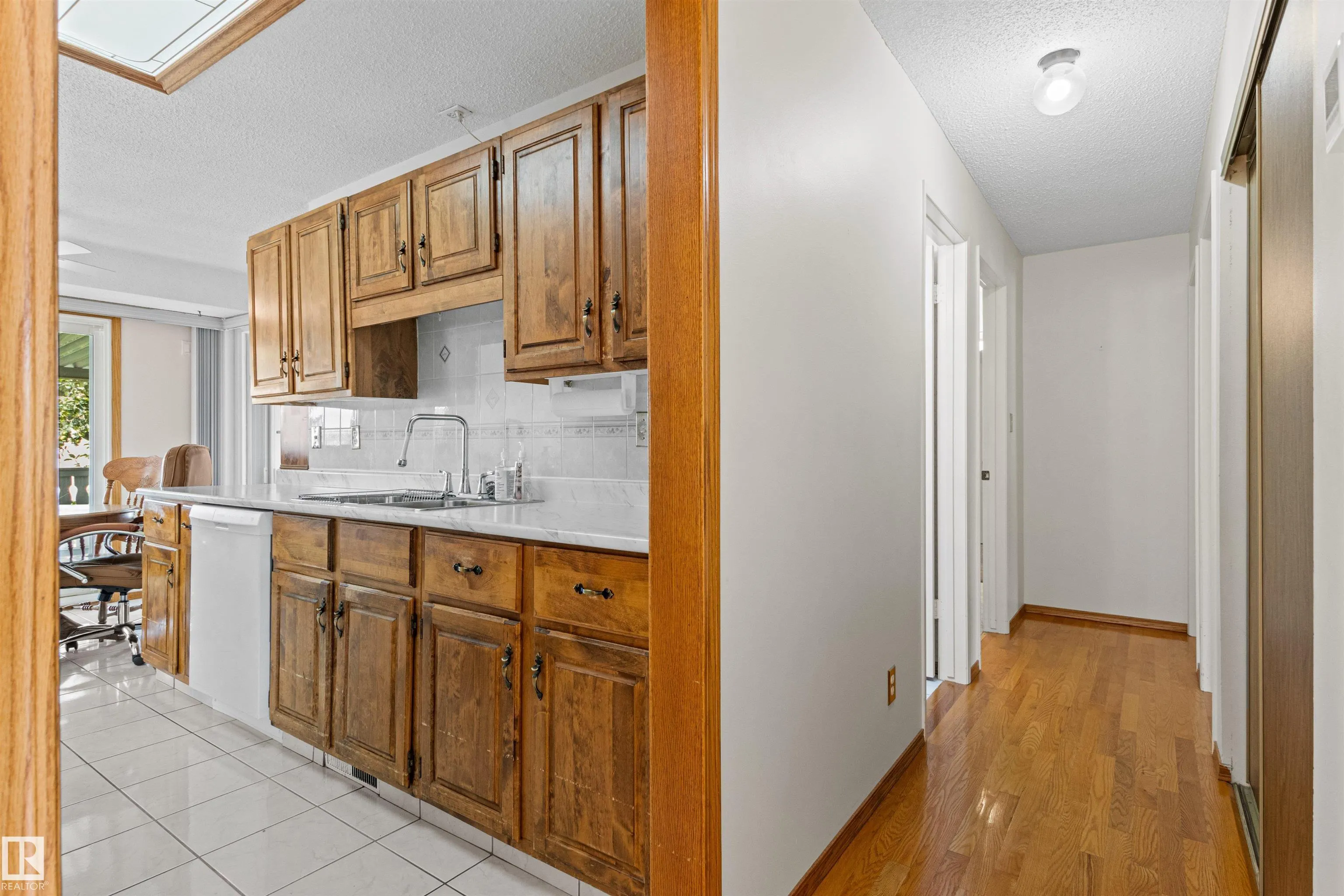 14 GOEBEL Close