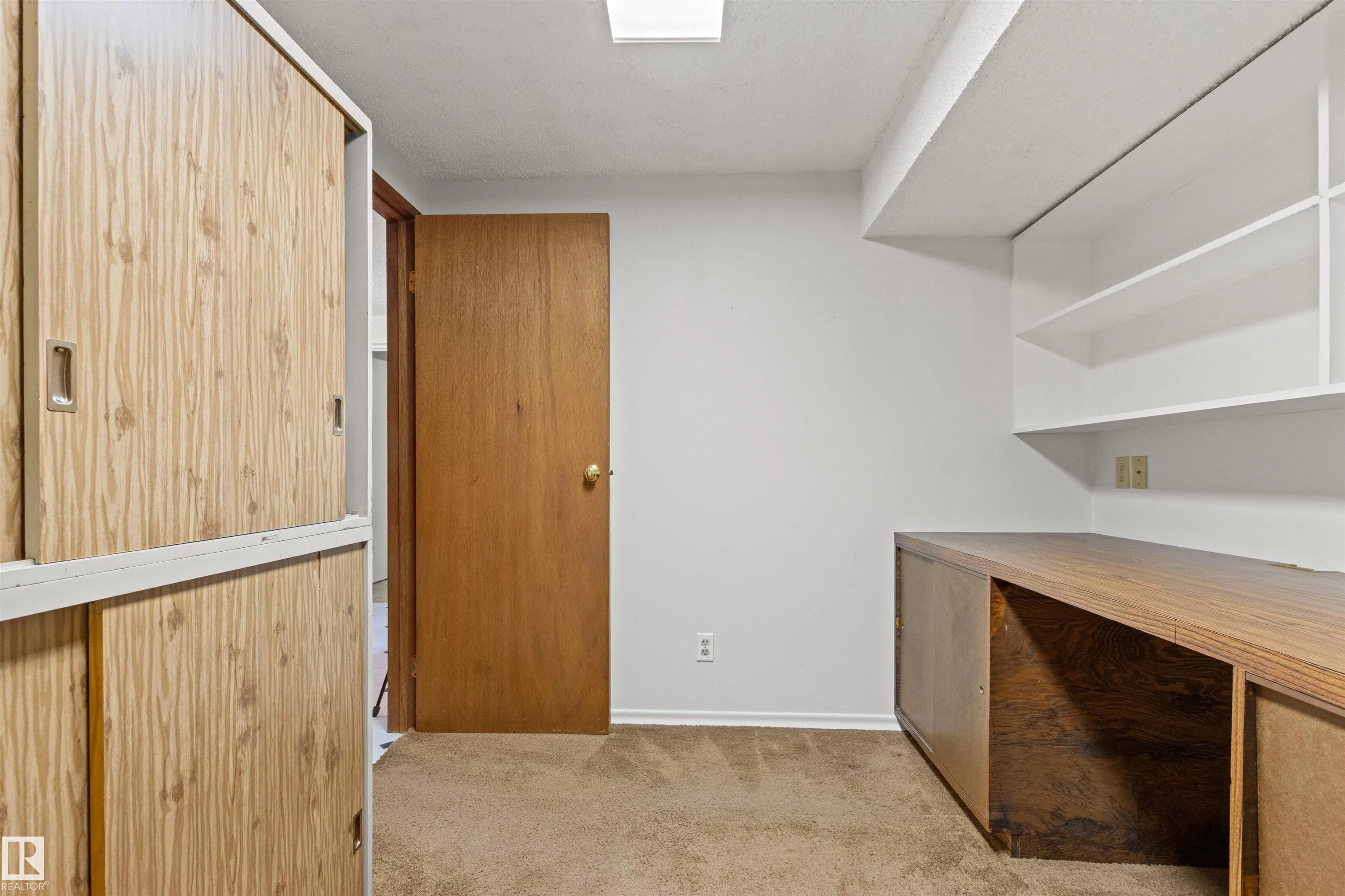 14 GOEBEL Close