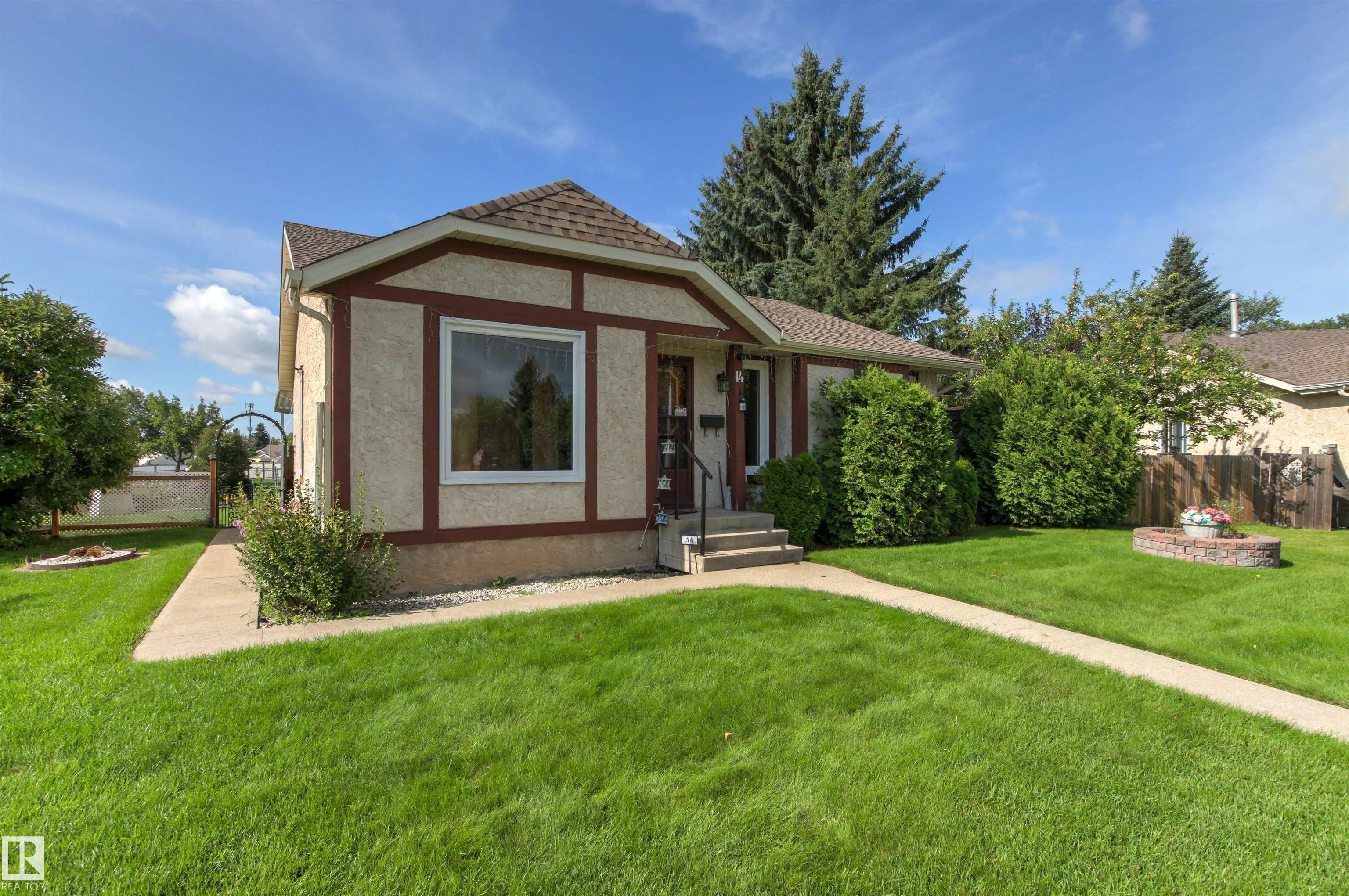 14 GOEBEL Close