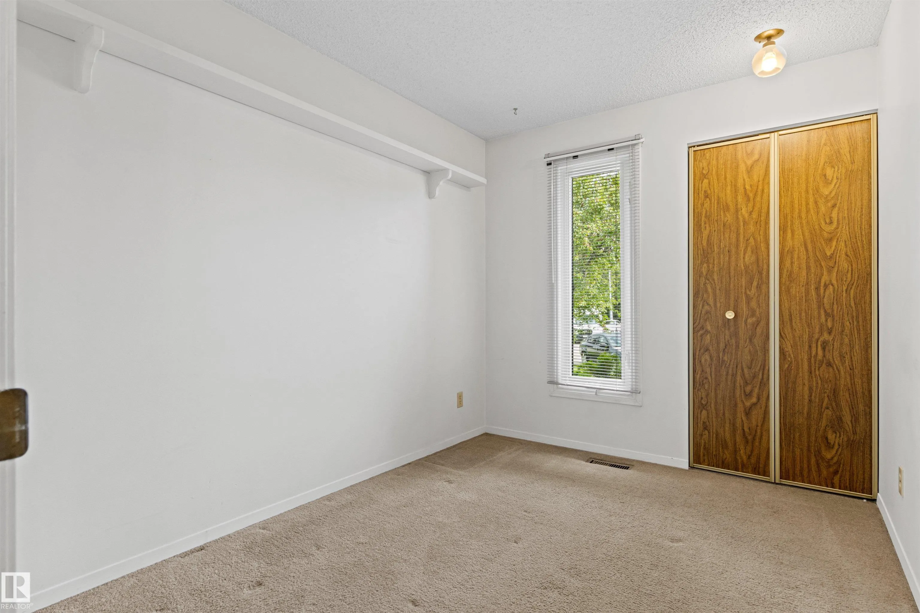14 GOEBEL Close