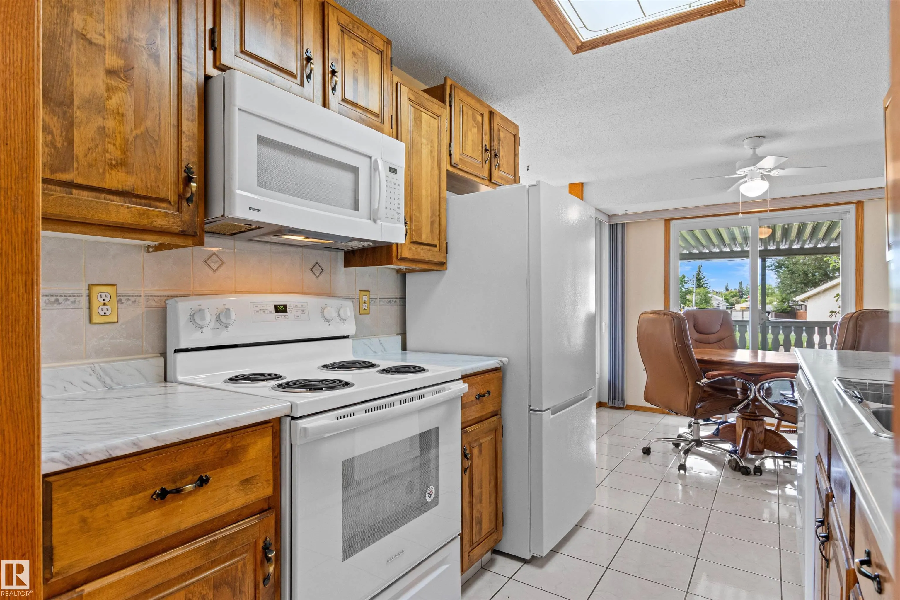14 GOEBEL Close