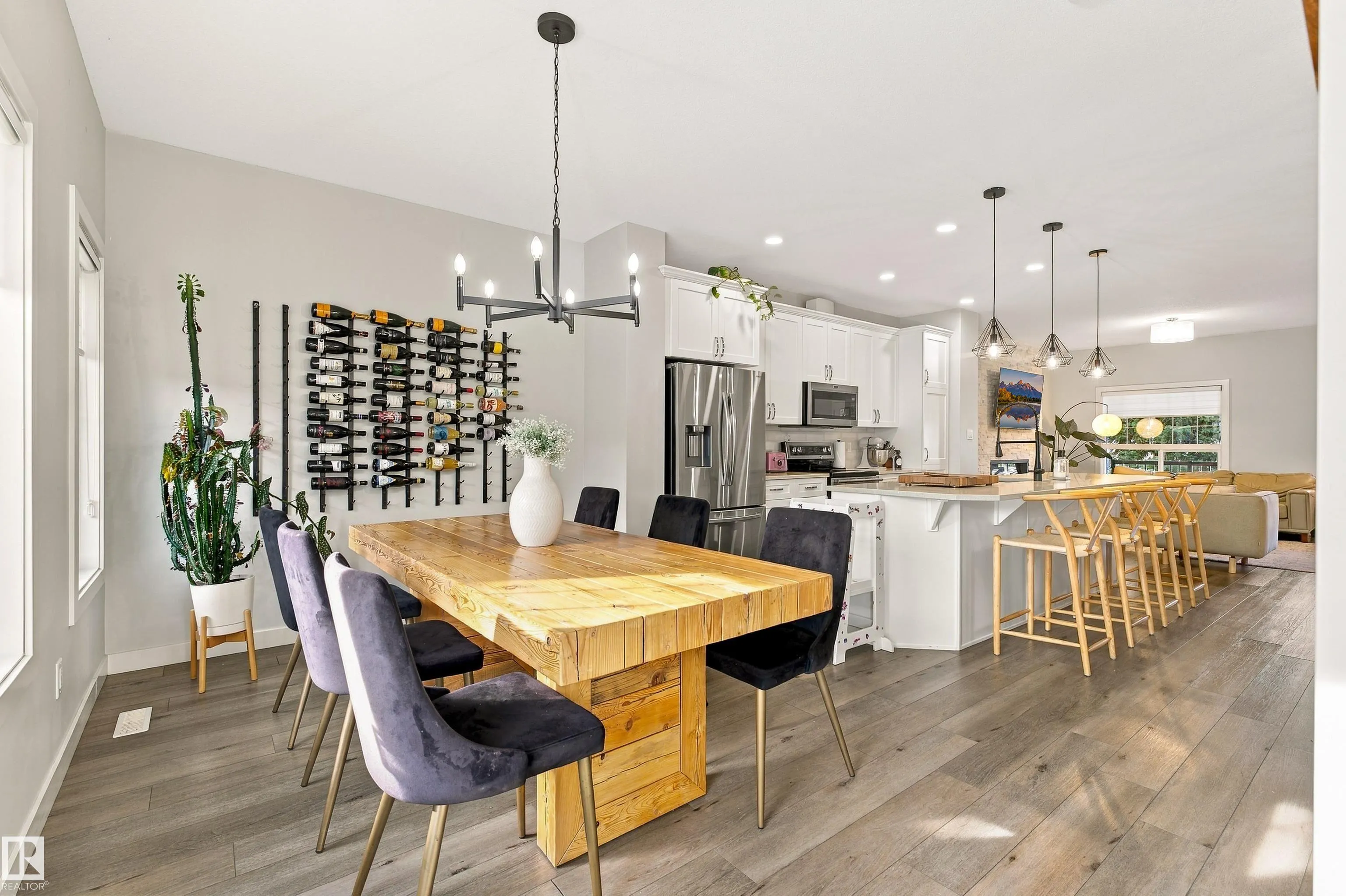 6061 Naden Landing