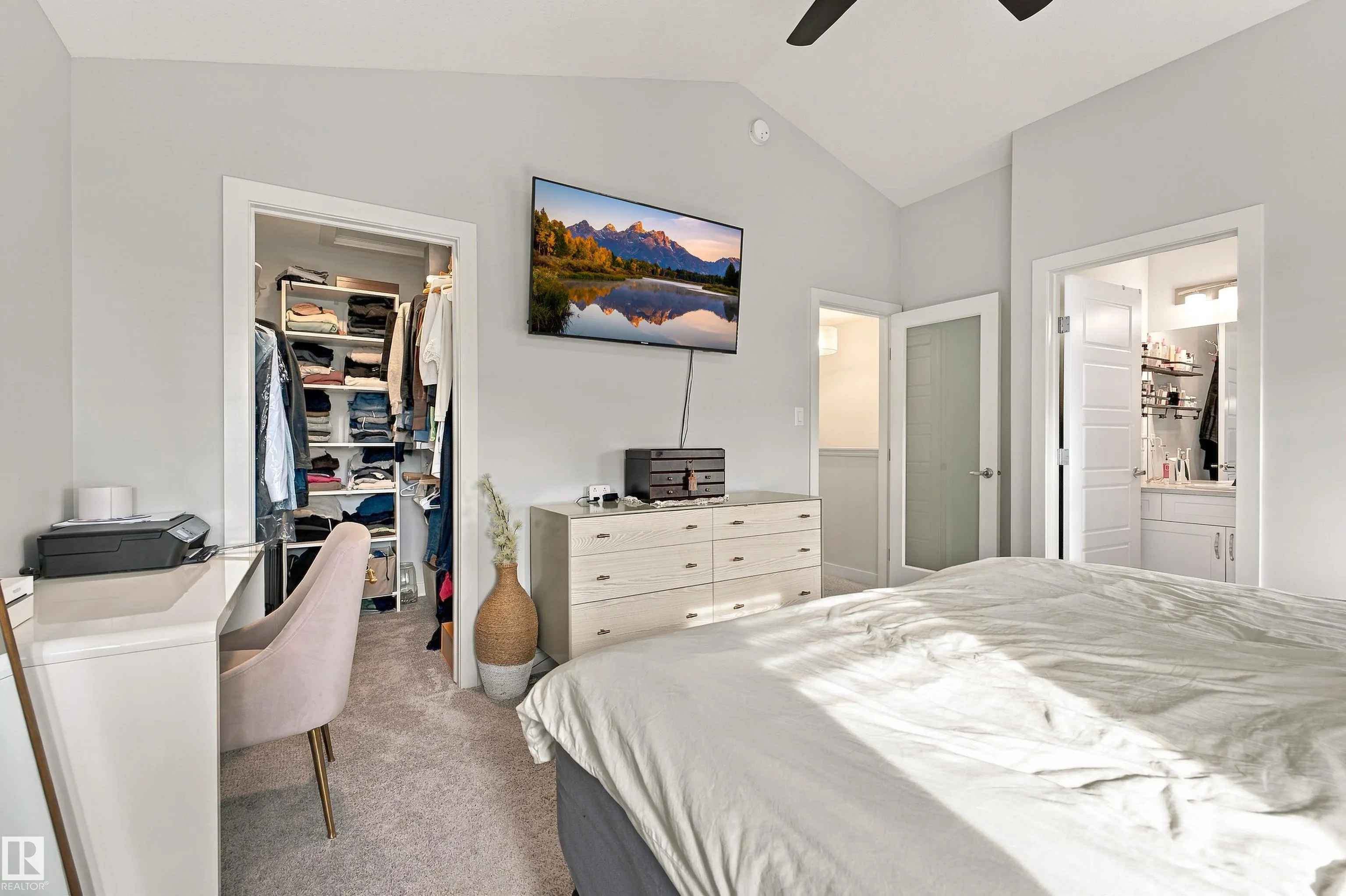 6061 Naden Landing