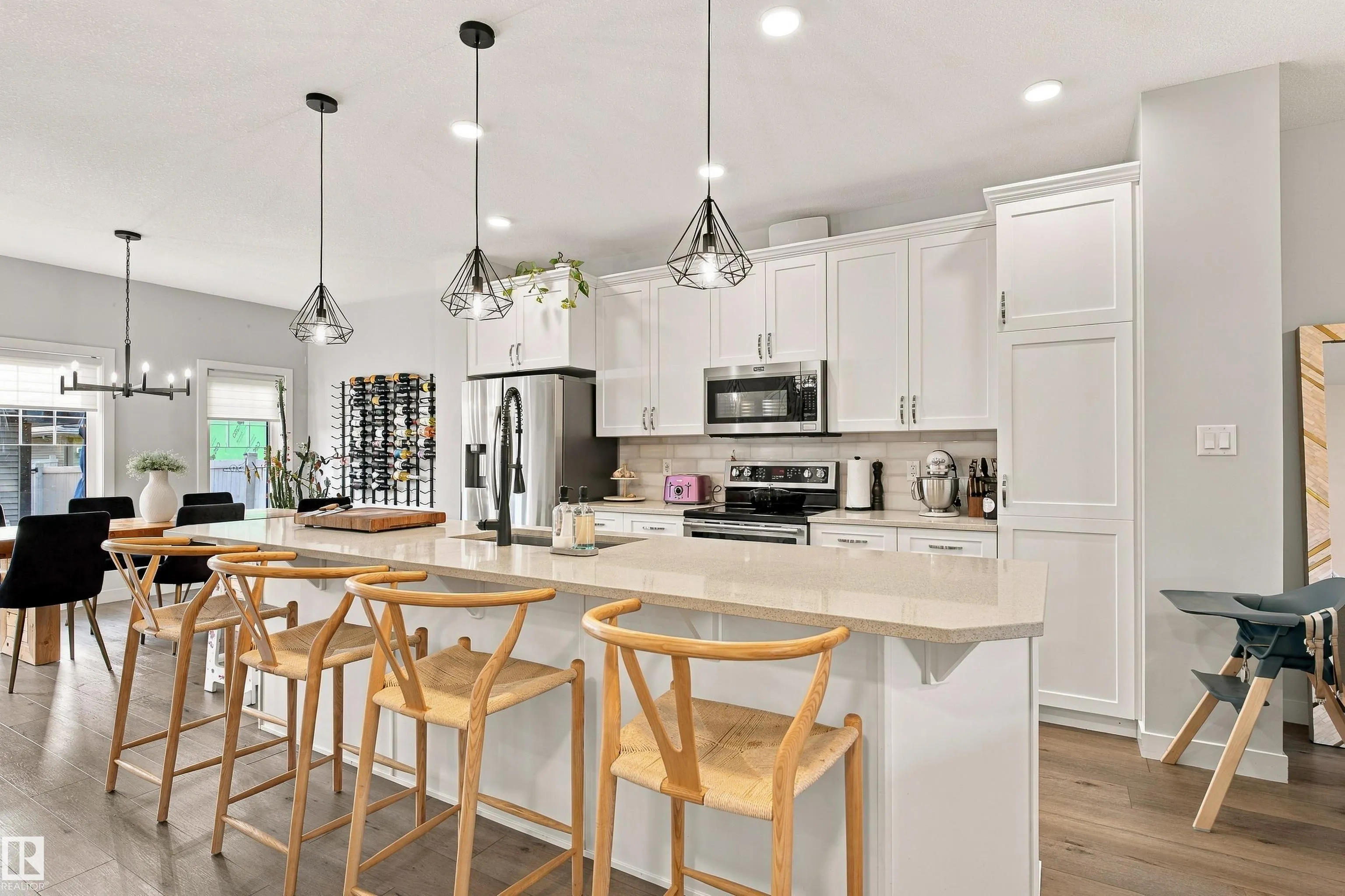6061 Naden Landing