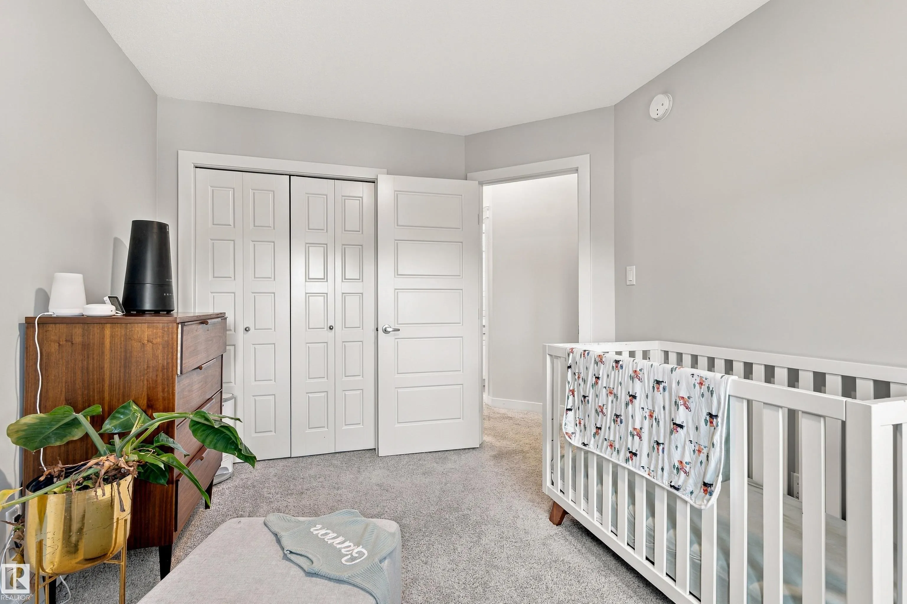 6061 Naden Landing