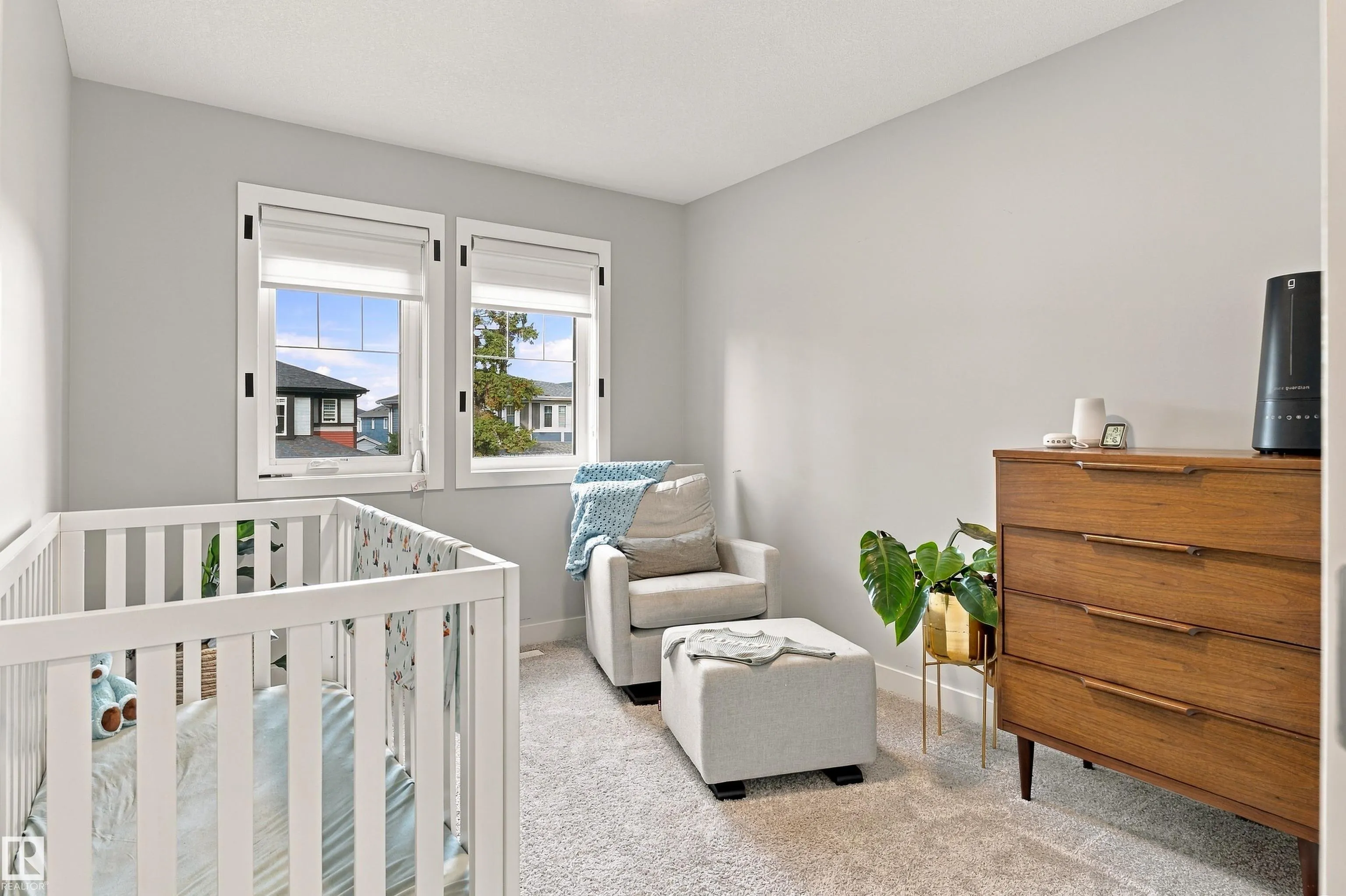 6061 Naden Landing