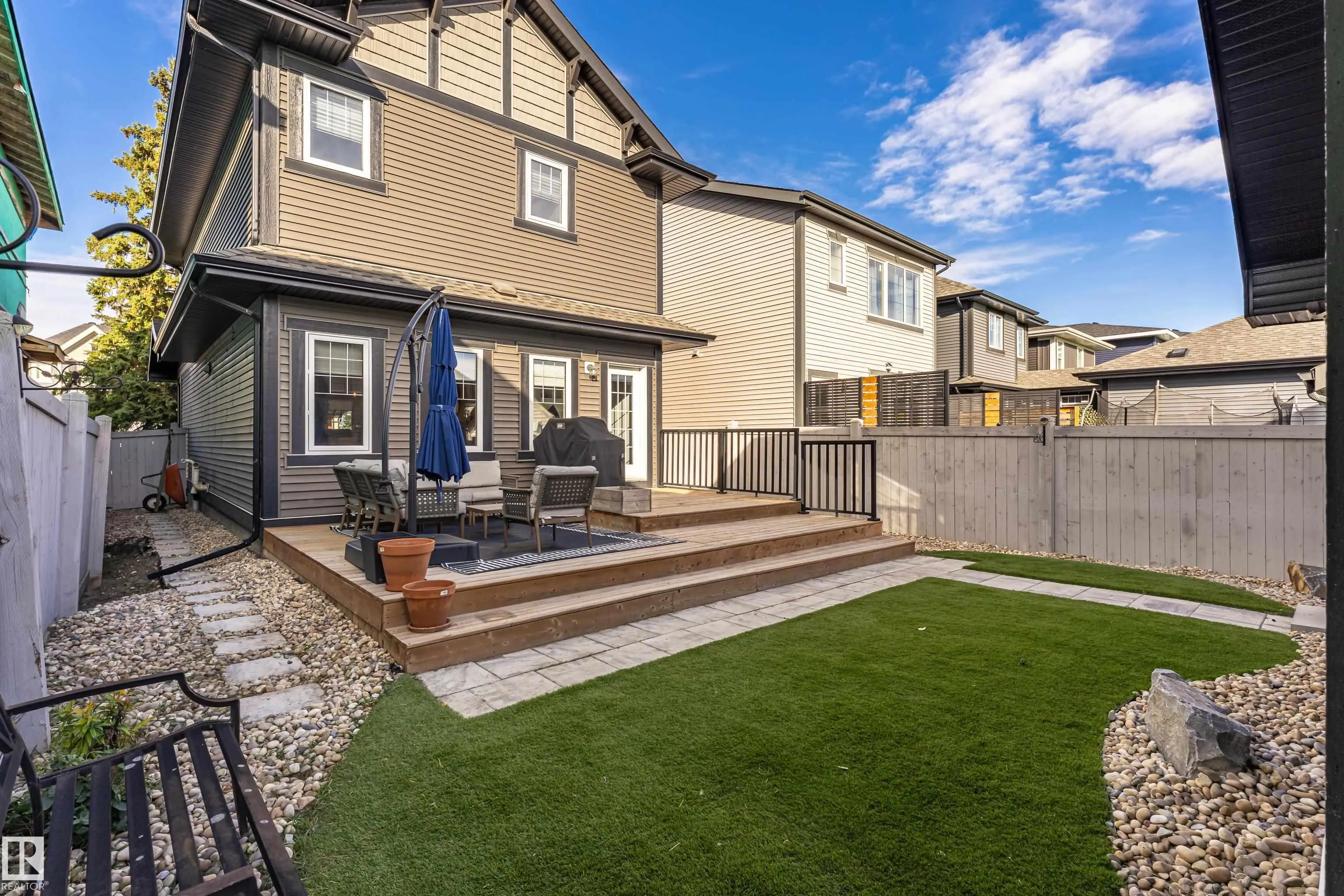 6061 Naden Landing