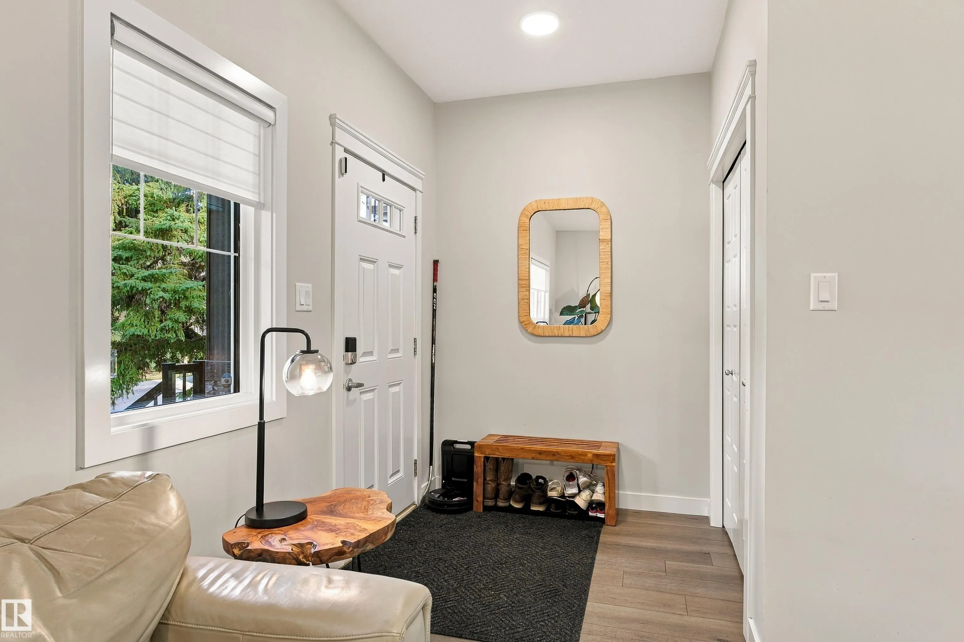 6061 Naden Landing