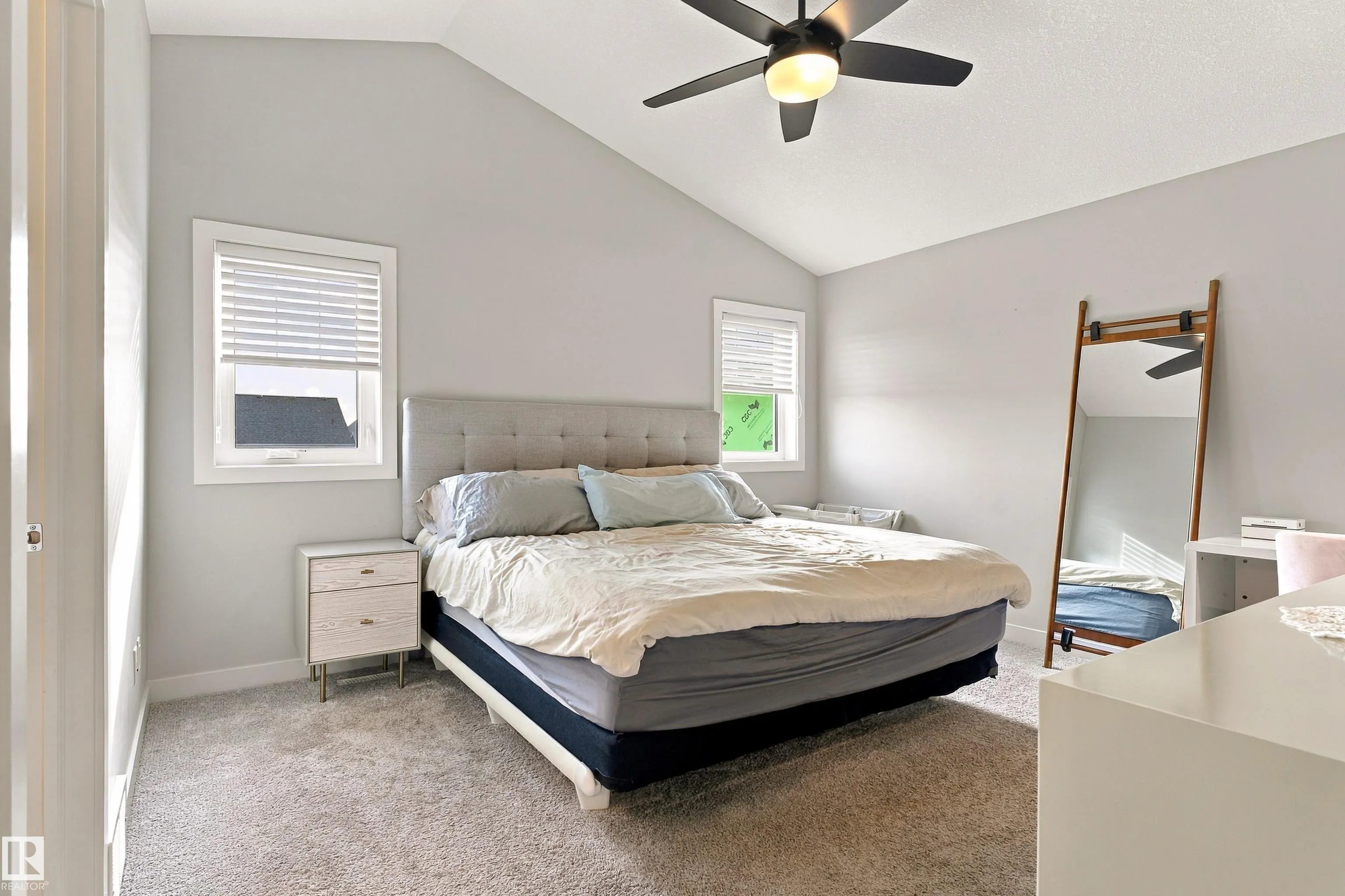 6061 Naden Landing
