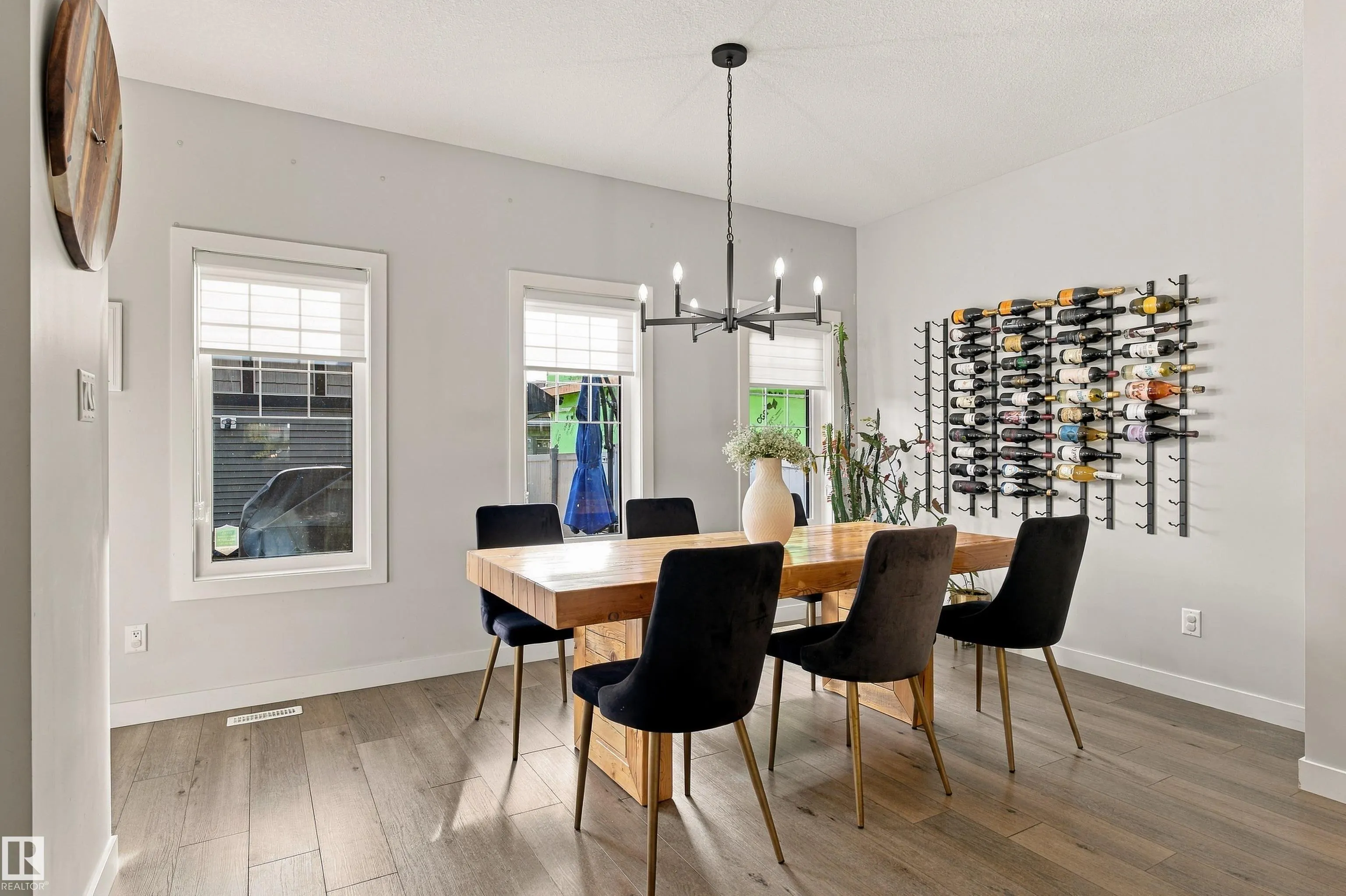 6061 Naden Landing