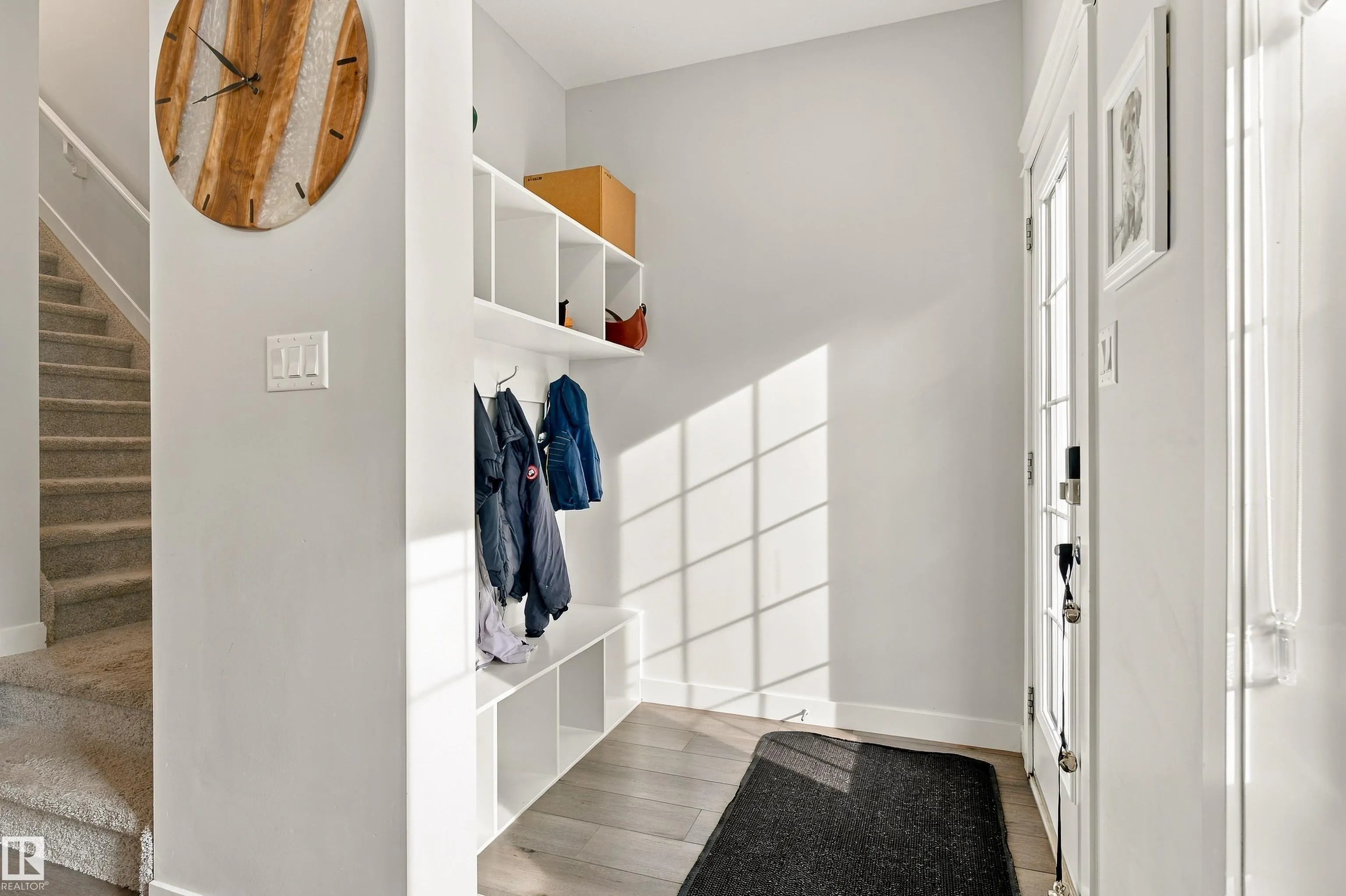 6061 Naden Landing