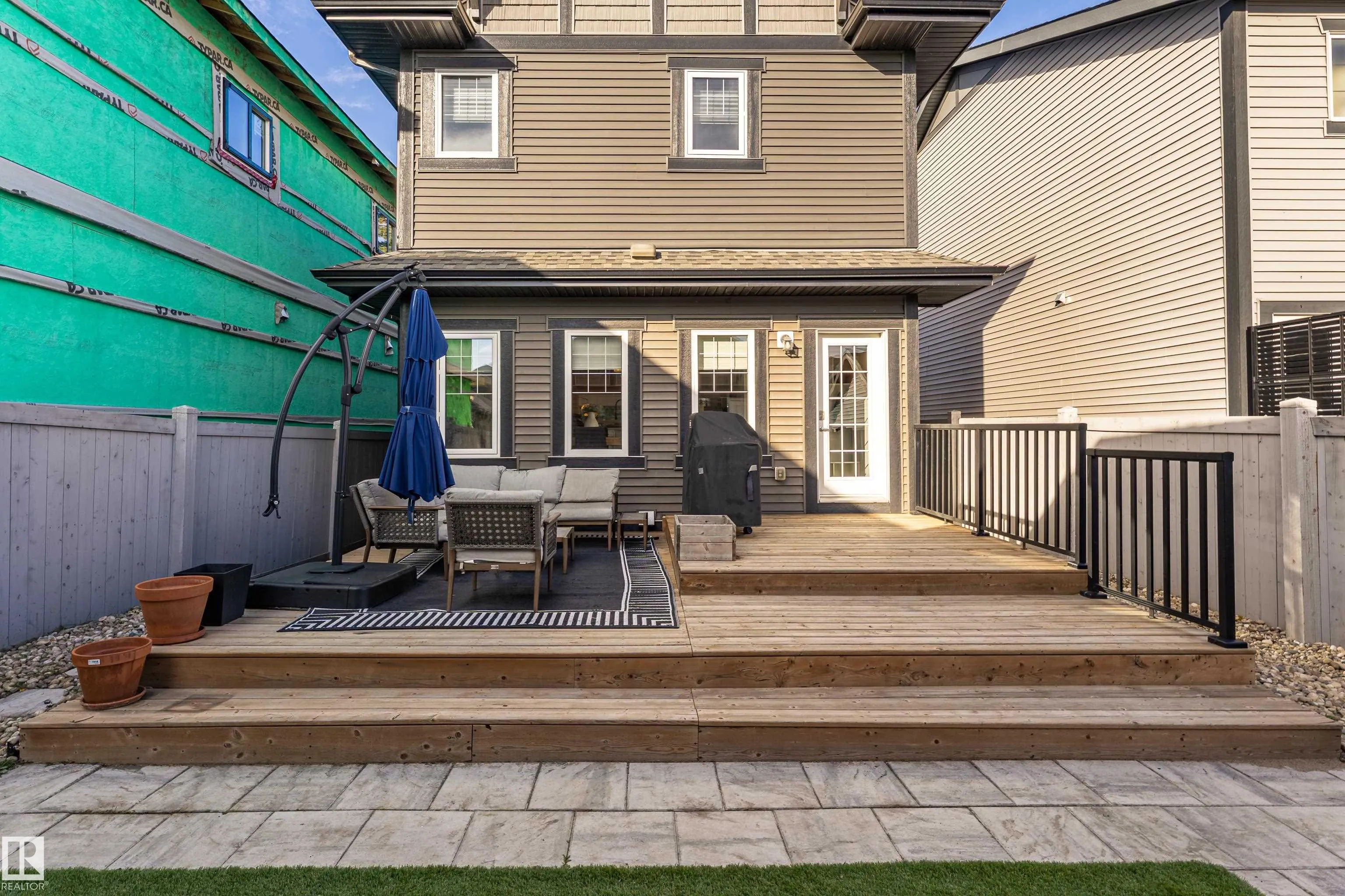 6061 Naden Landing