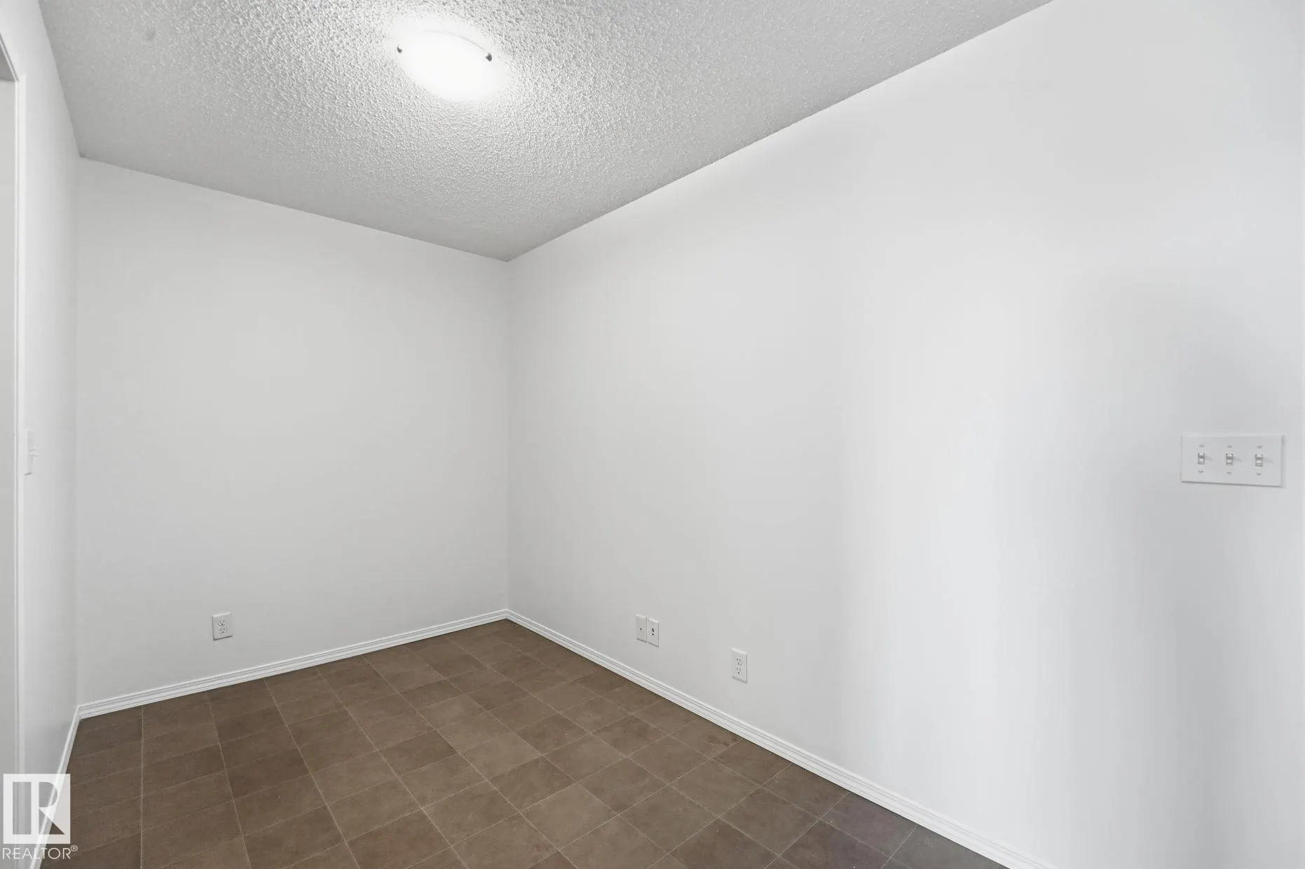 11804 22 Avenue