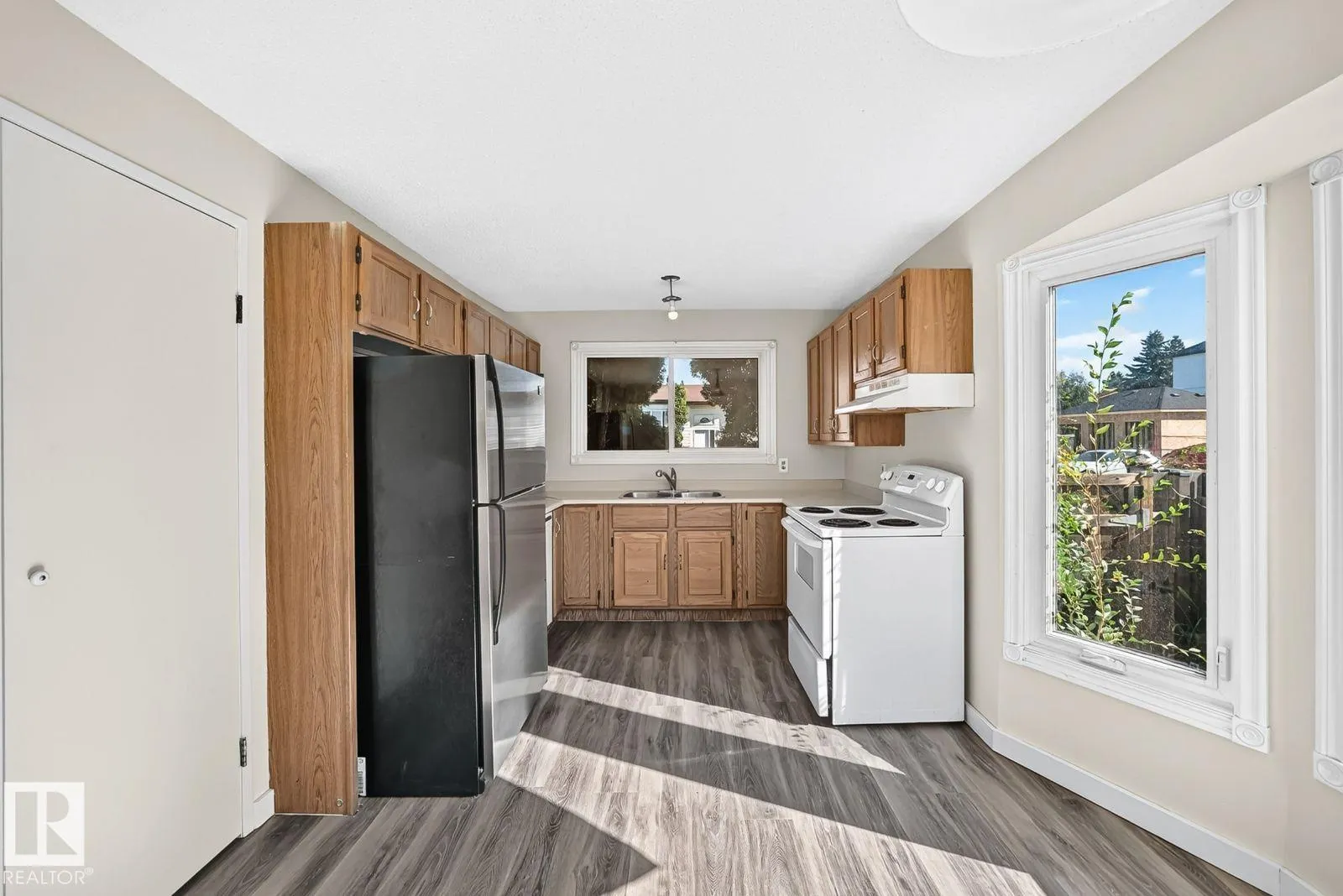 1020 60 Street