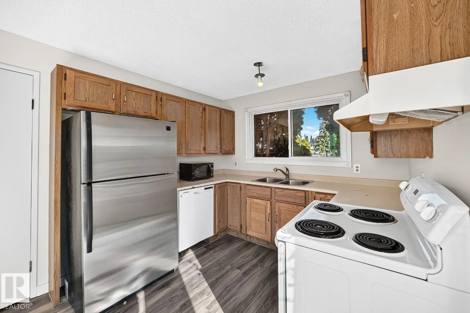 1020 60 Street