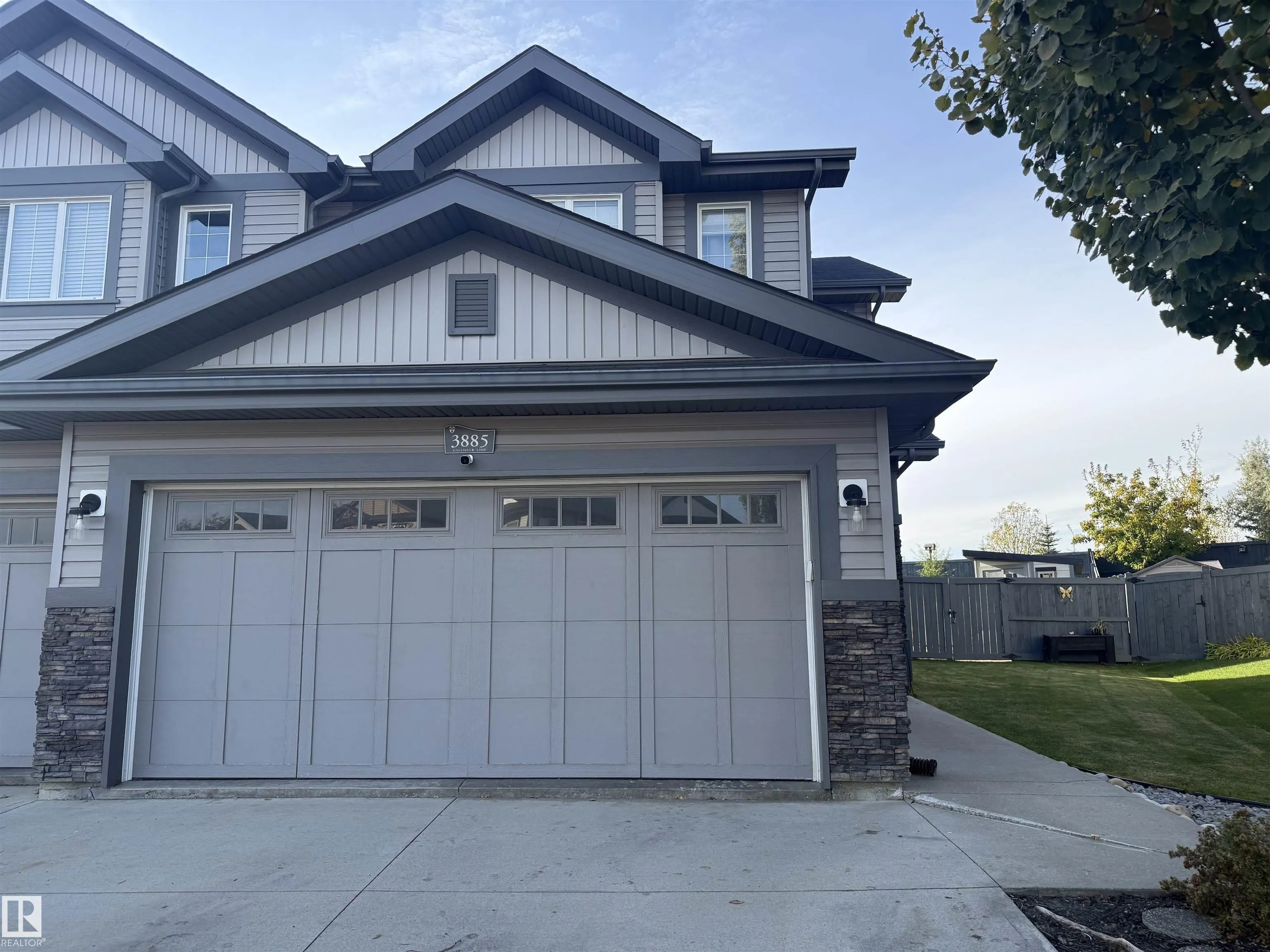 3885 GALLINGER Loop