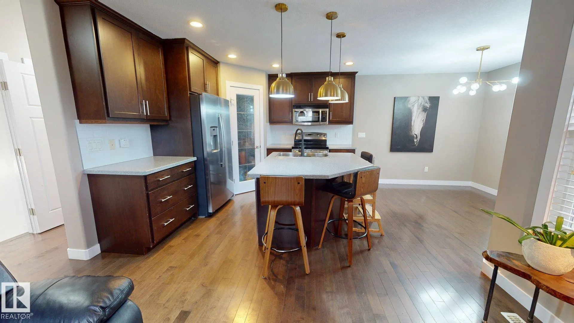 3885 GALLINGER Loop