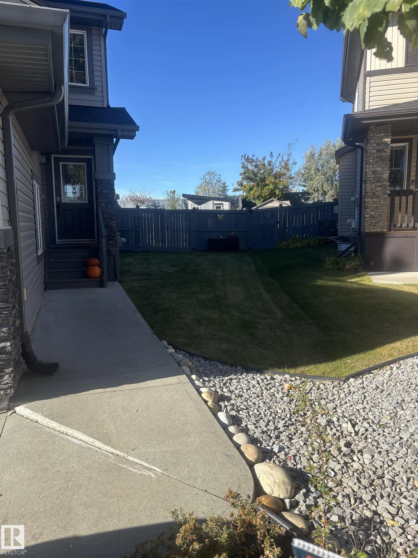 3885 GALLINGER Loop