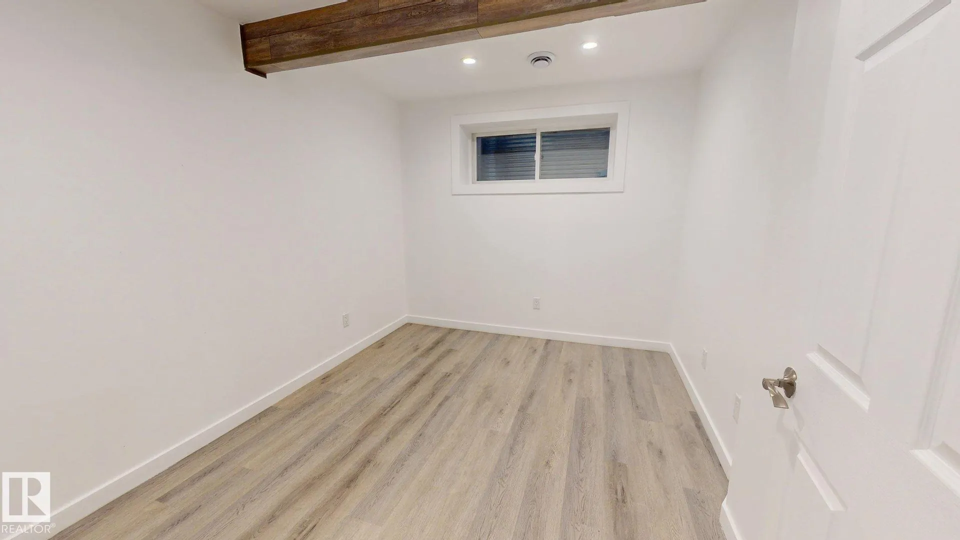 3885 GALLINGER Loop
