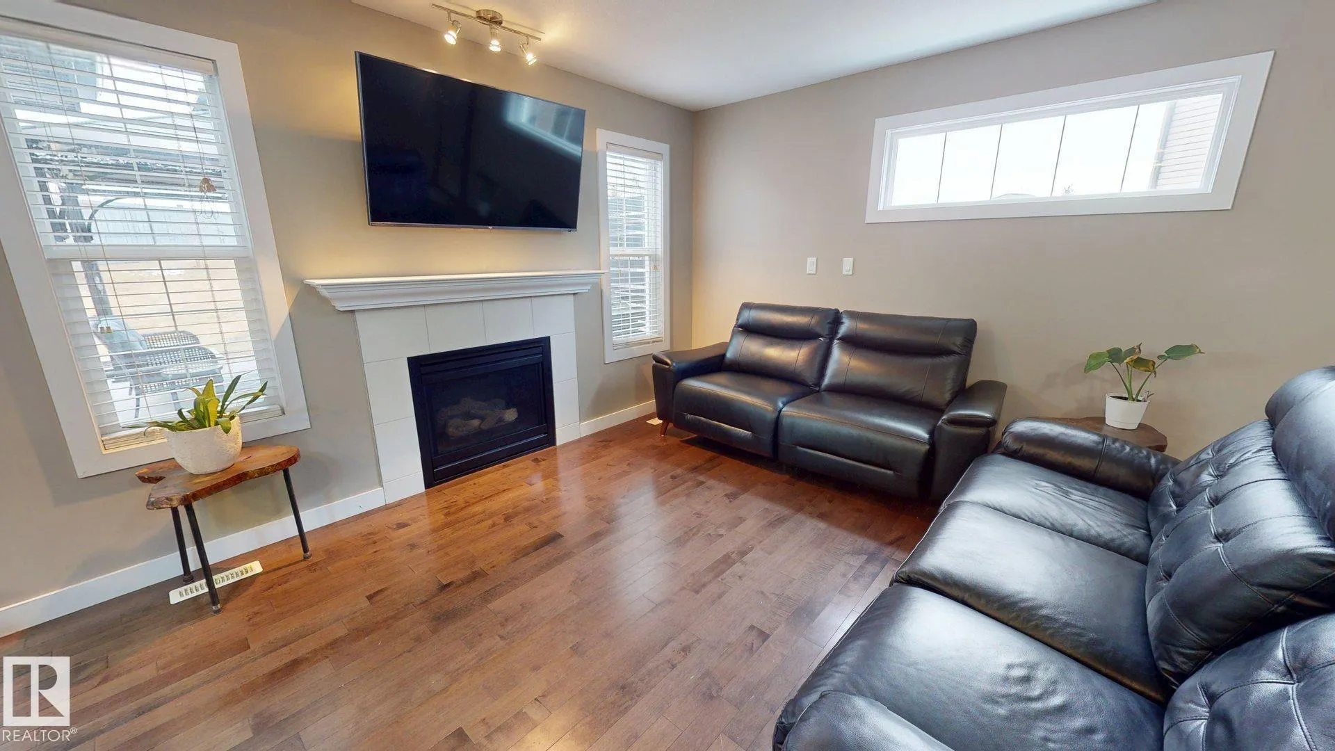 3885 GALLINGER Loop