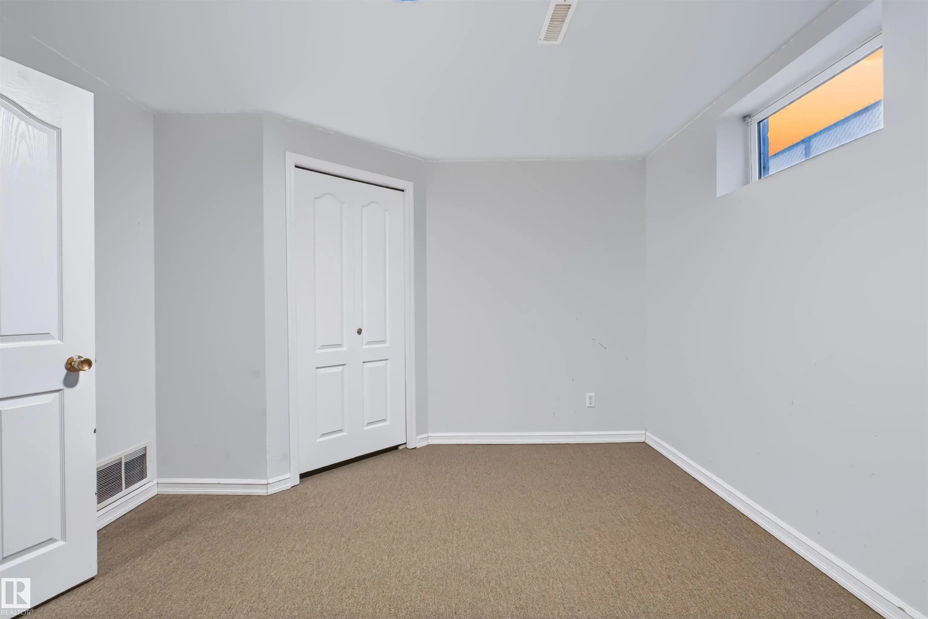 4504 43B Avenue