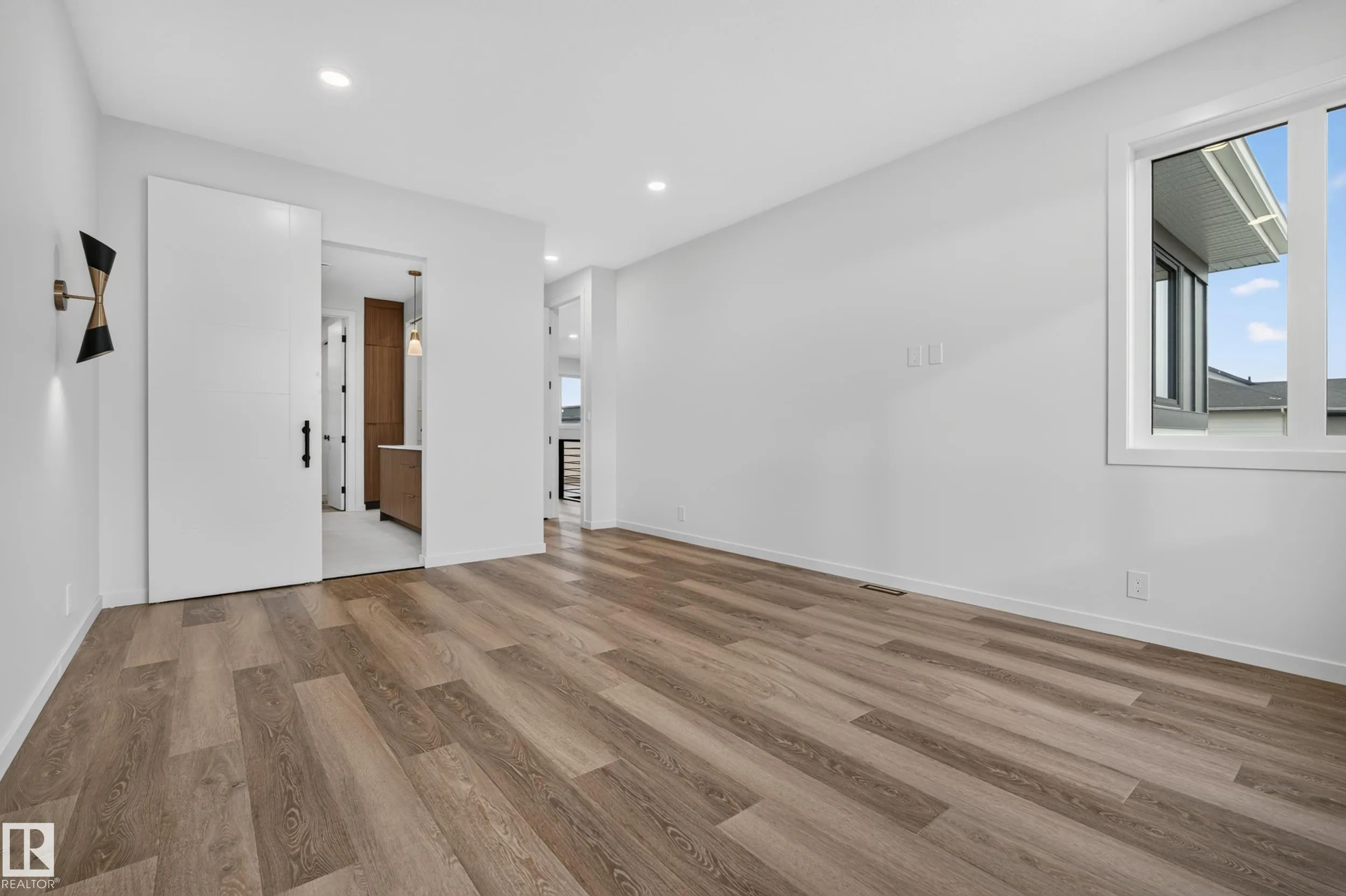 31 NEWBURY Circle