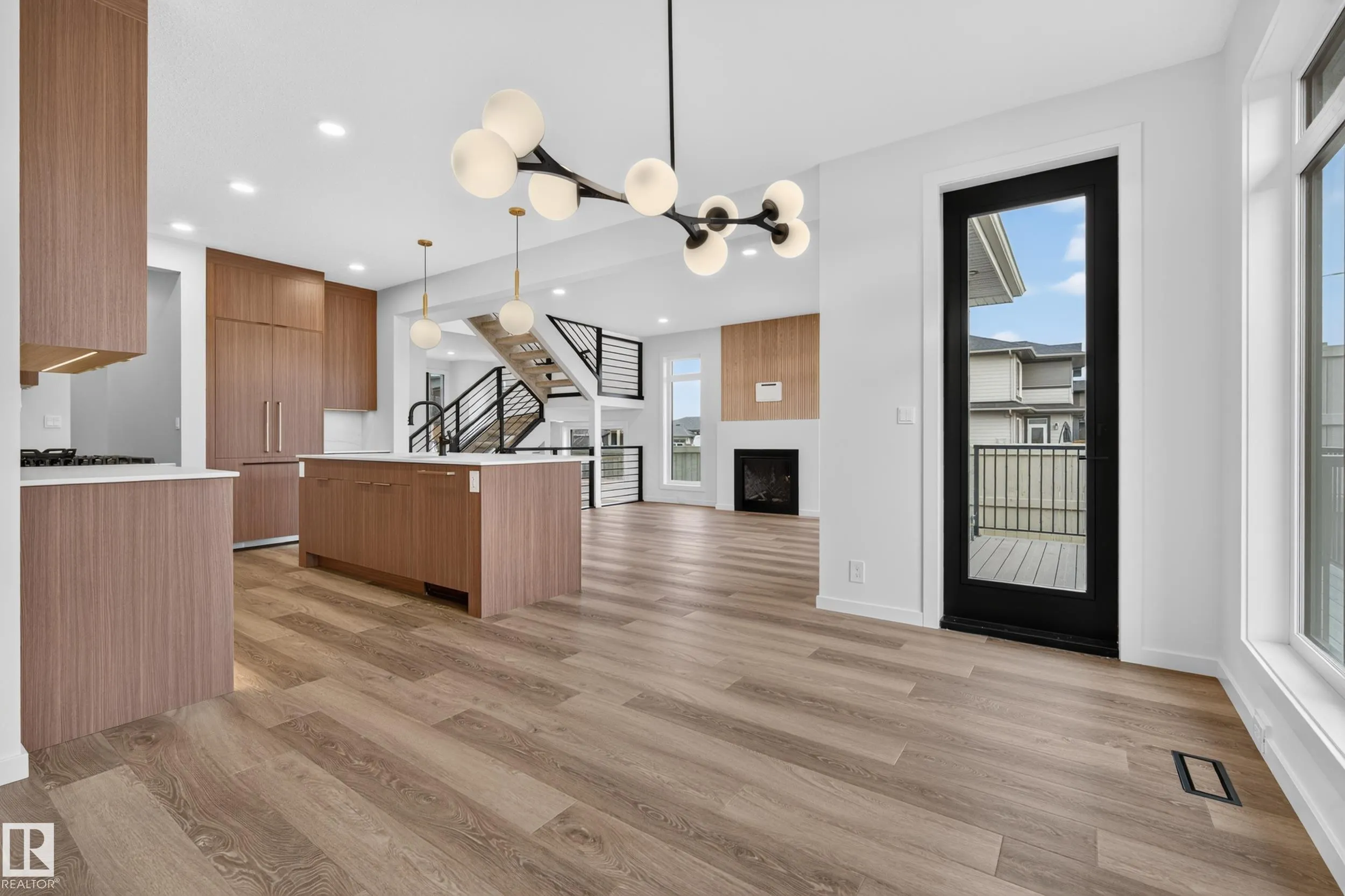 31 NEWBURY Circle