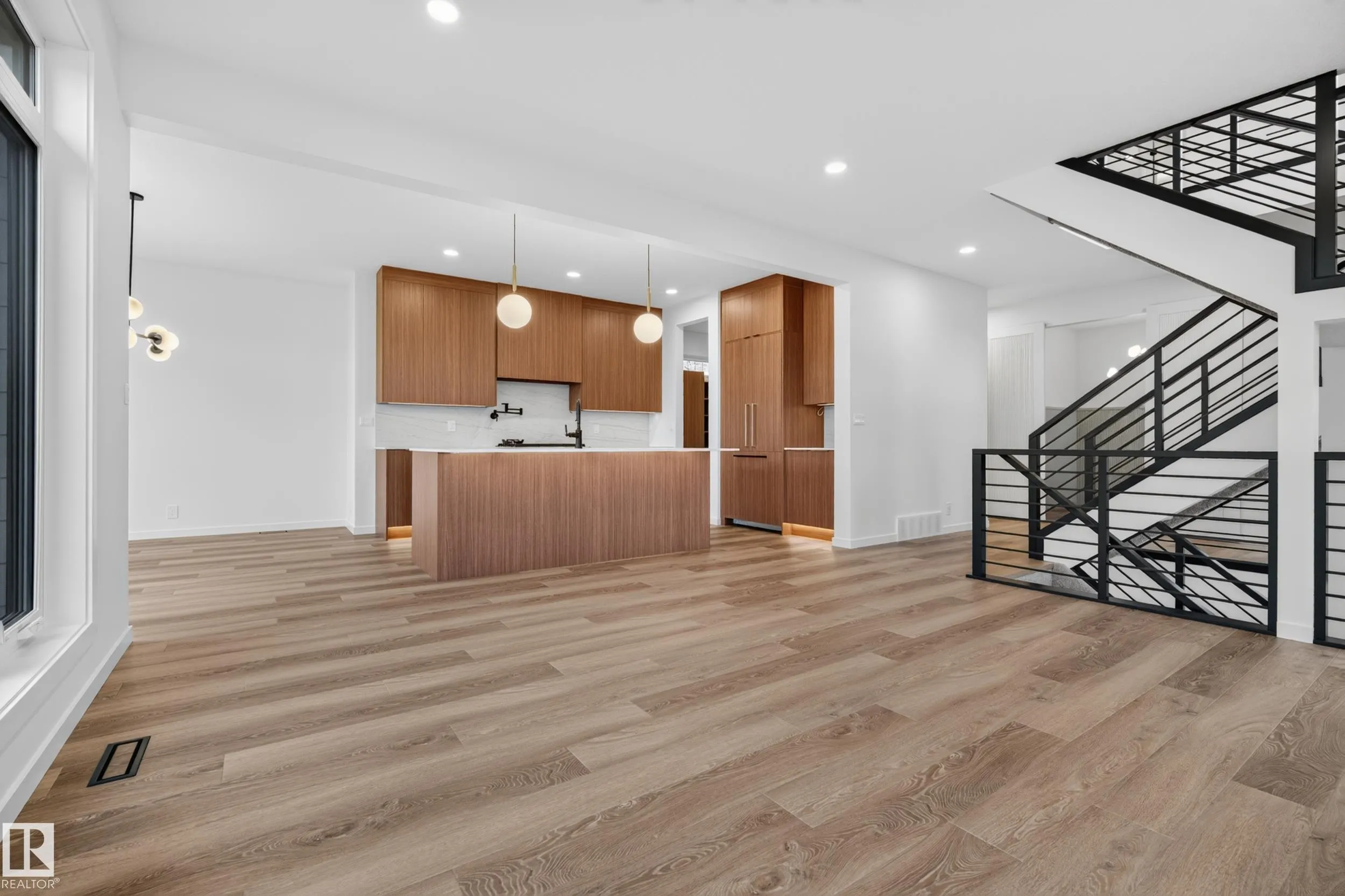 31 NEWBURY Circle