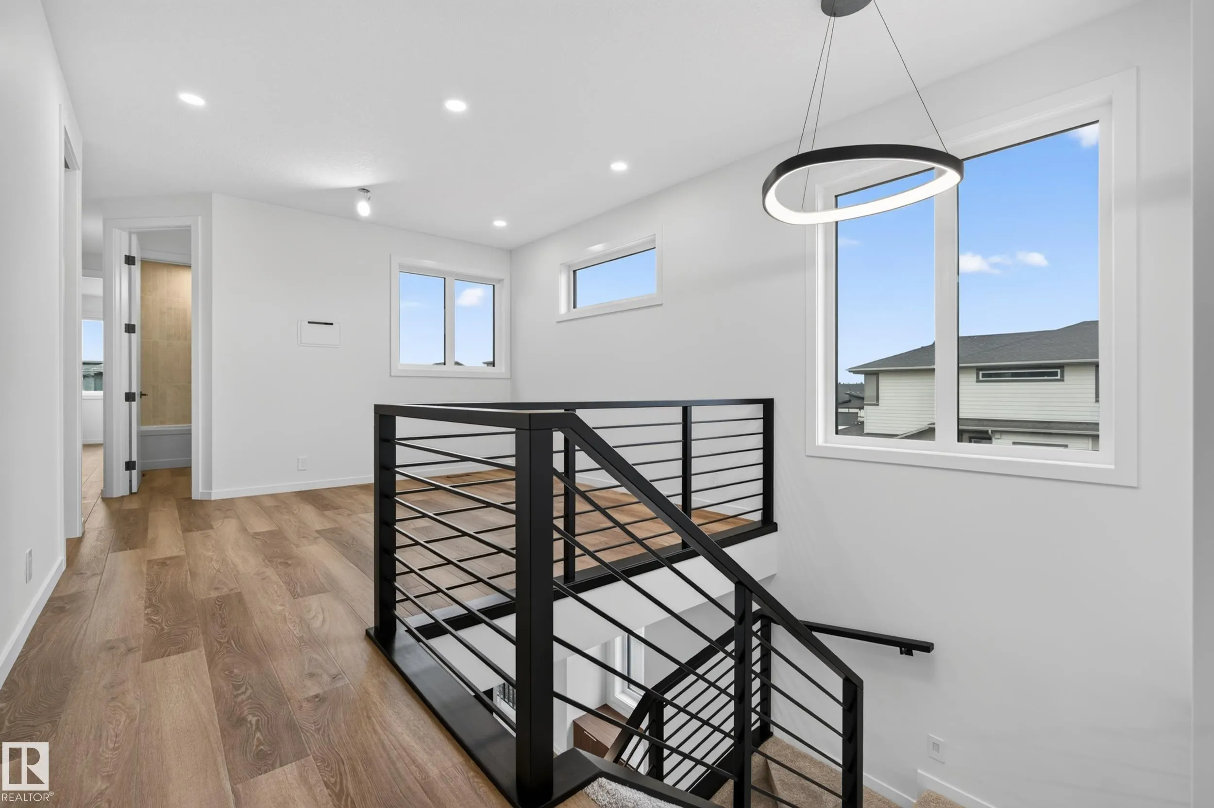 31 NEWBURY Circle