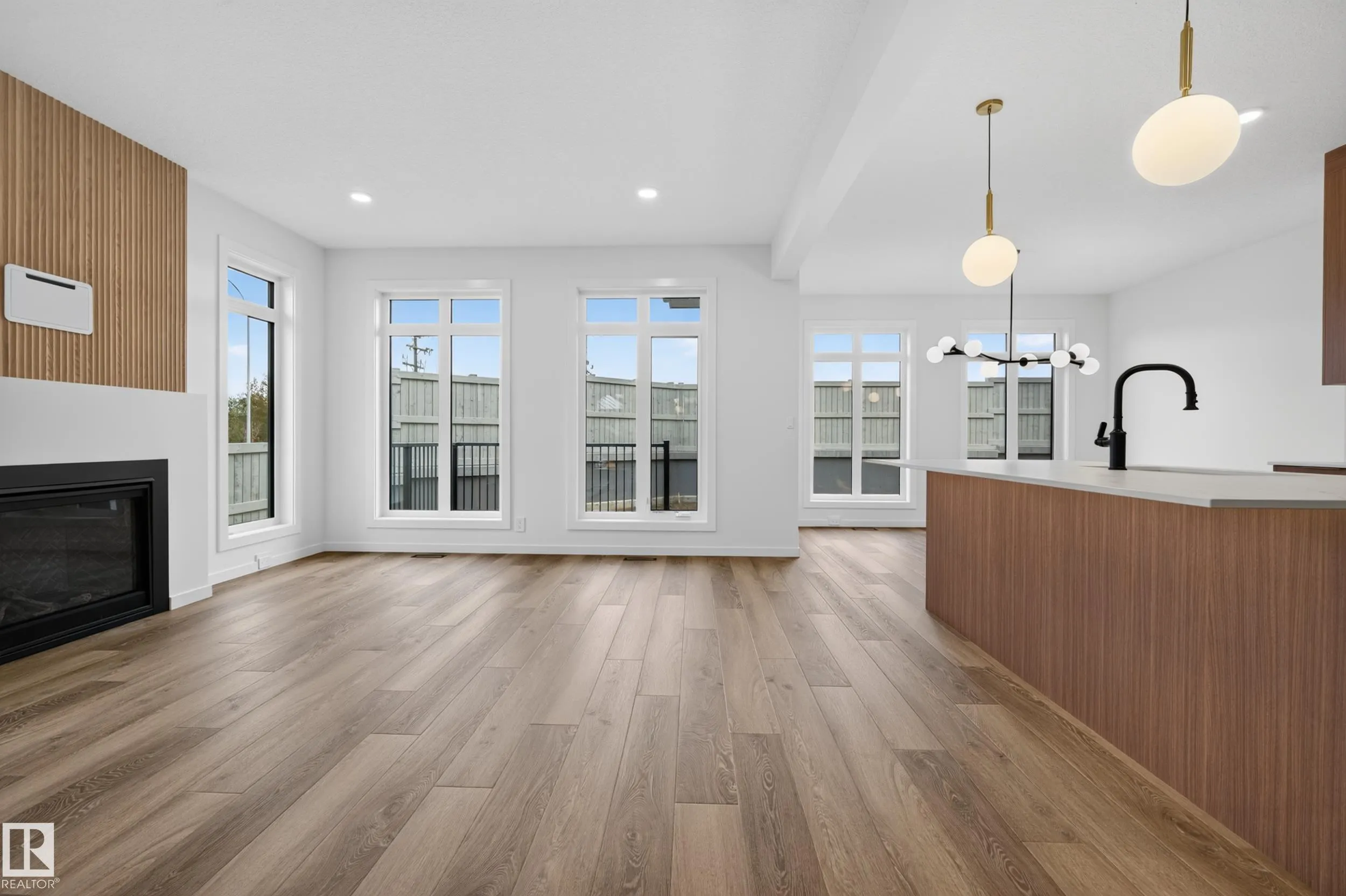 31 NEWBURY Circle