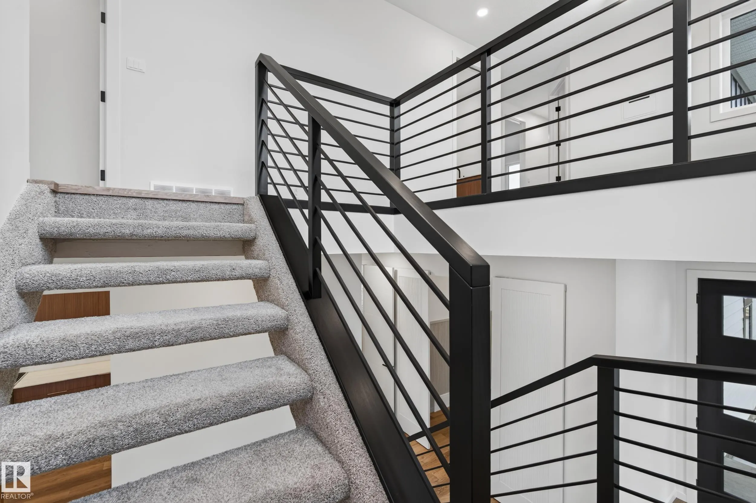 31 NEWBURY Circle