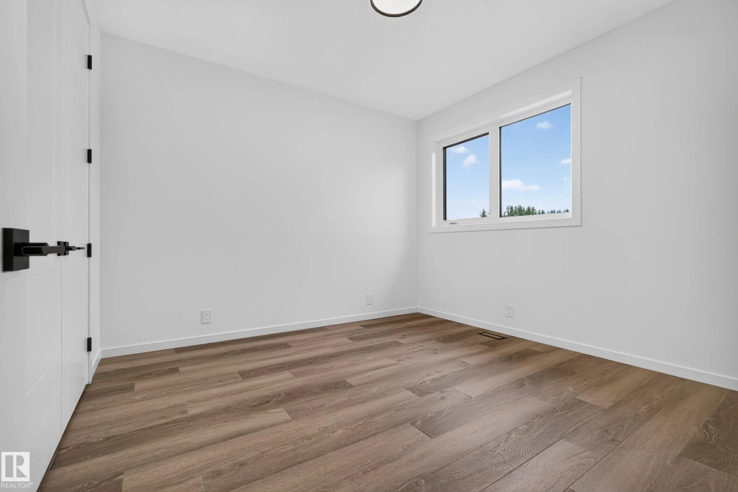 31 NEWBURY Circle