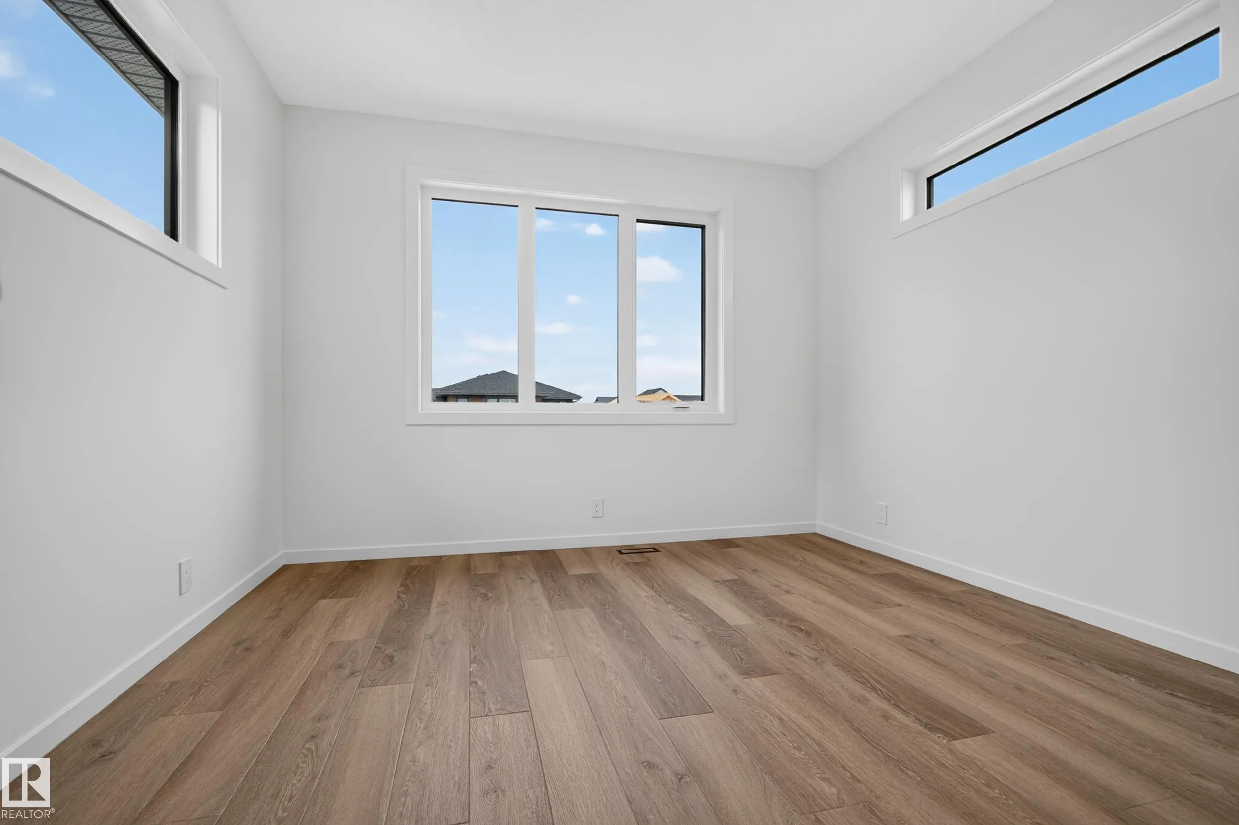 31 NEWBURY Circle