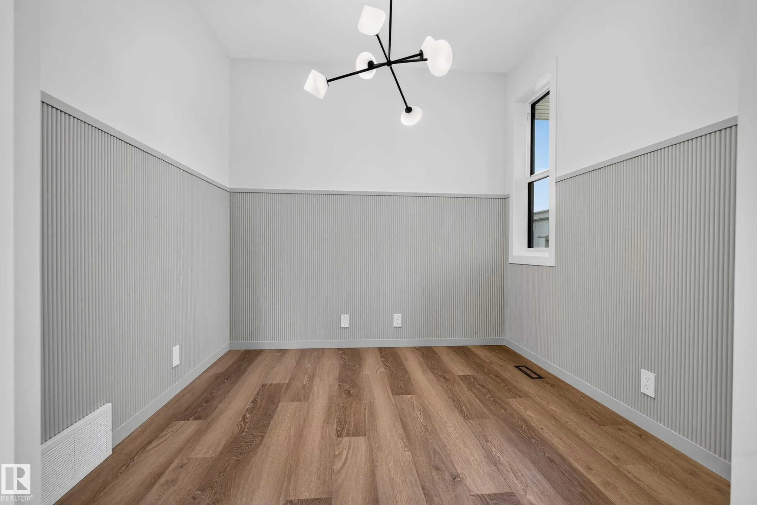 31 NEWBURY Circle