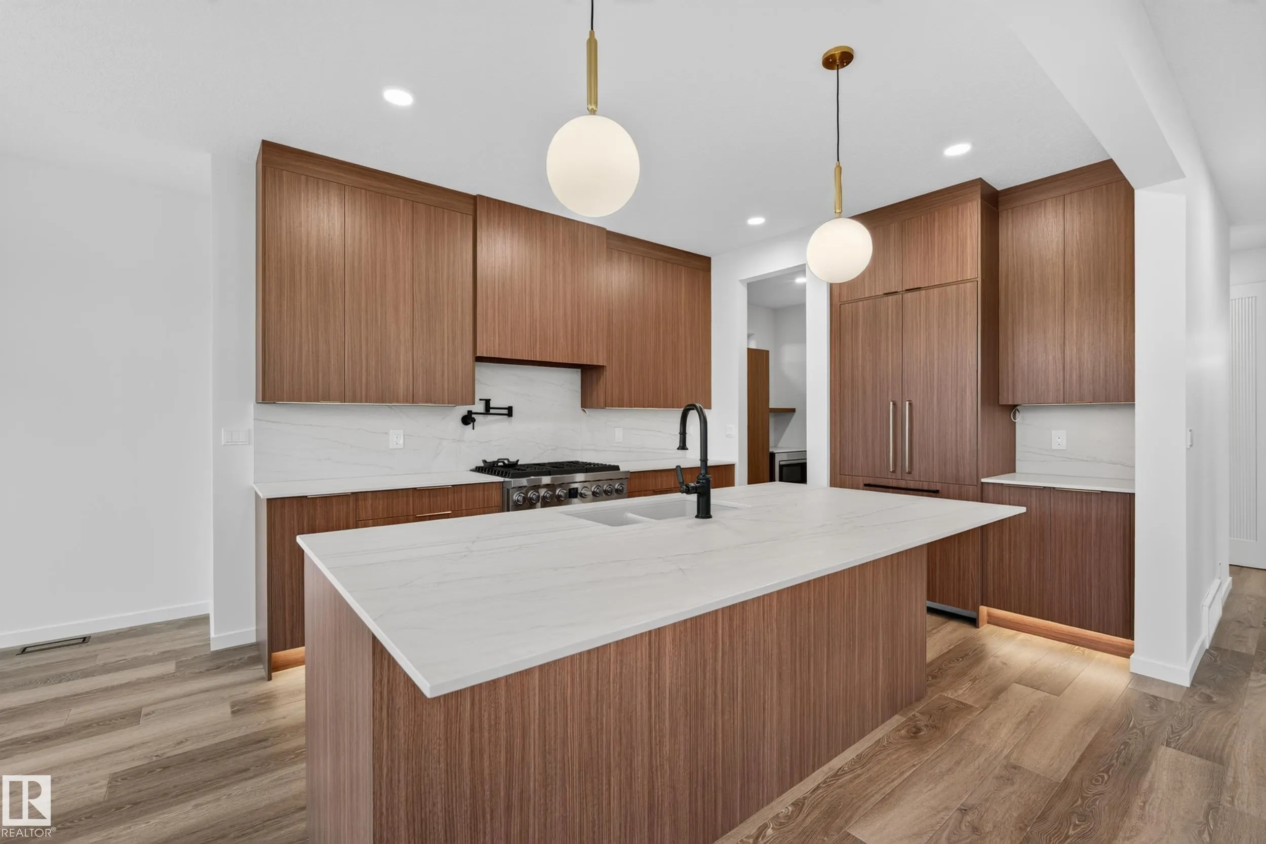 31 NEWBURY Circle
